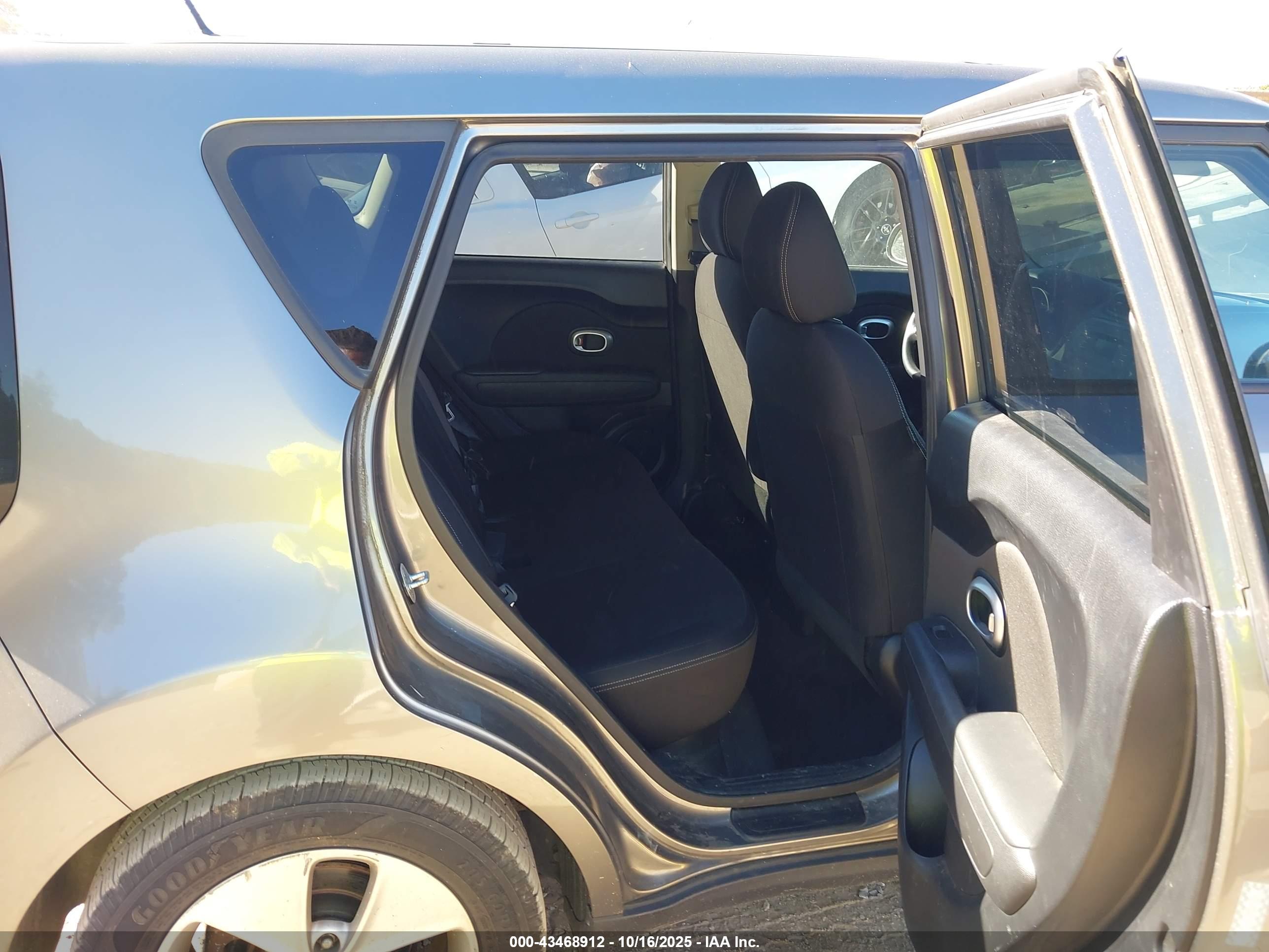 KIA SOUL image 8