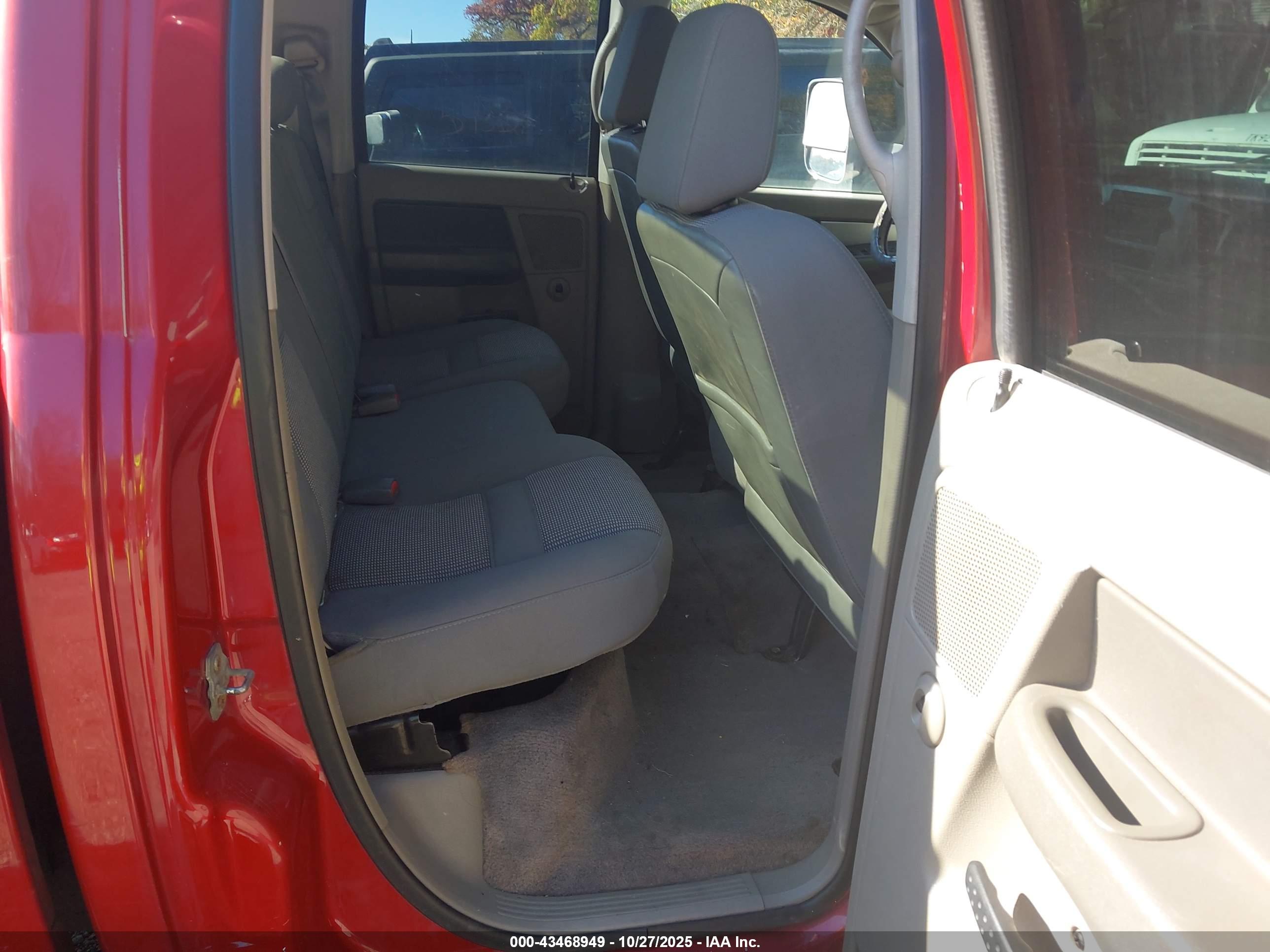 DODGE RAM image 8