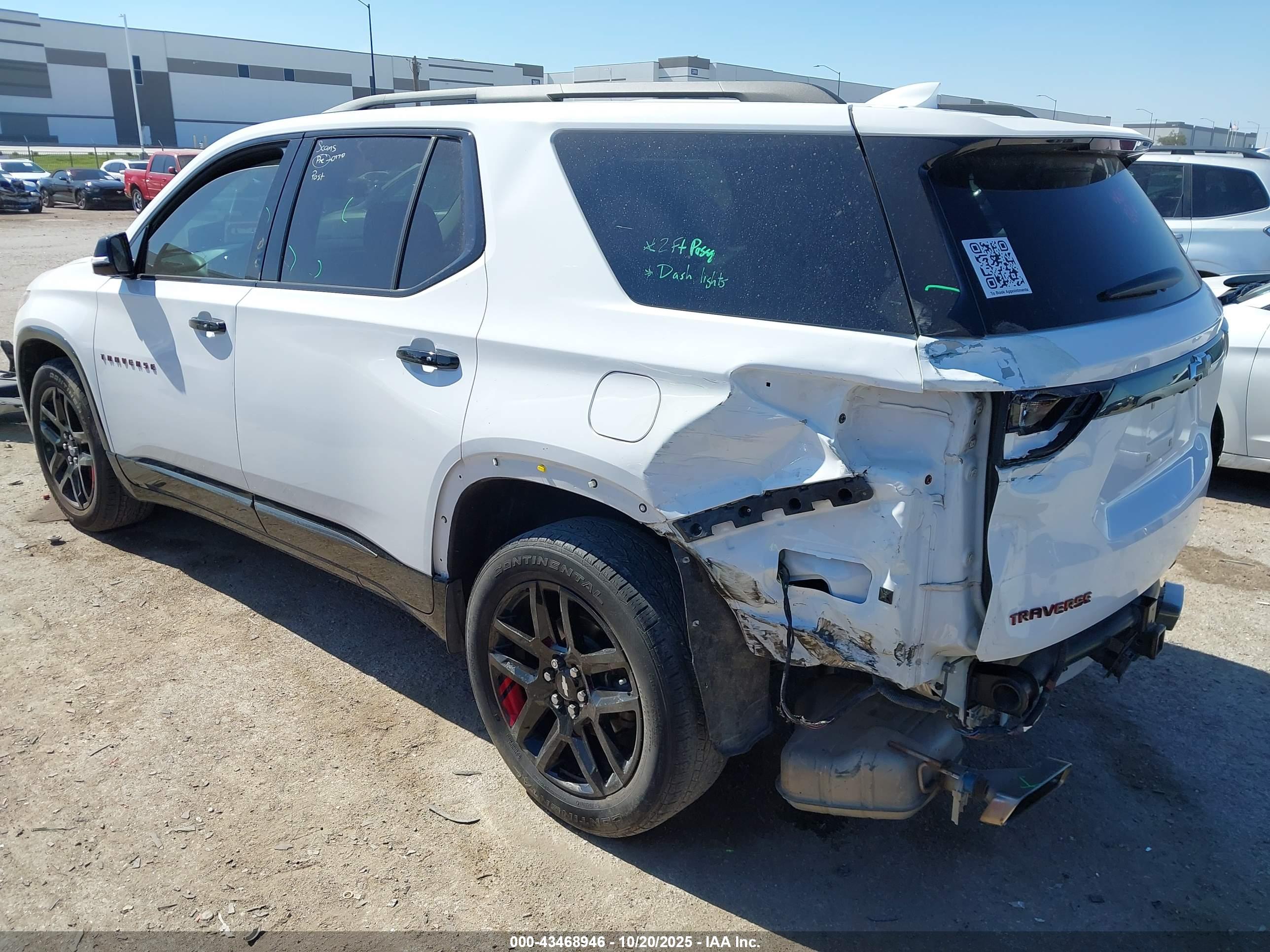 CHEVROLET TRAVERSE image 3