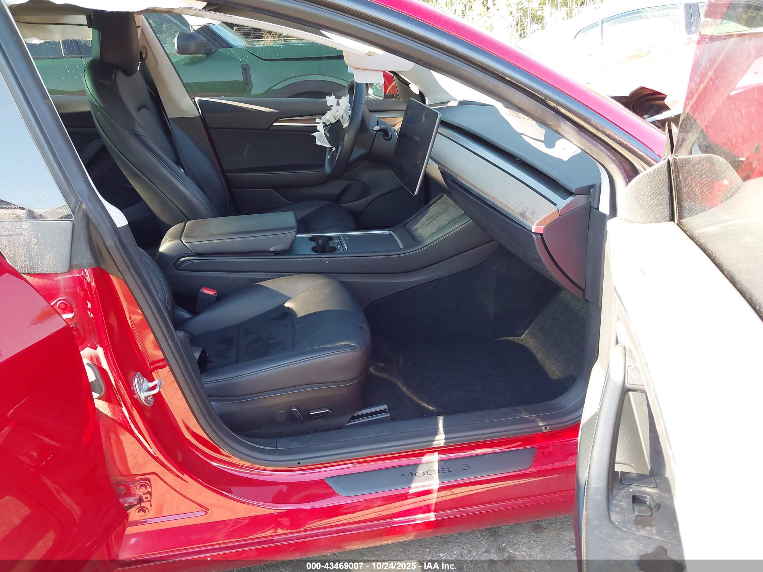 TESLA MODEL image 5