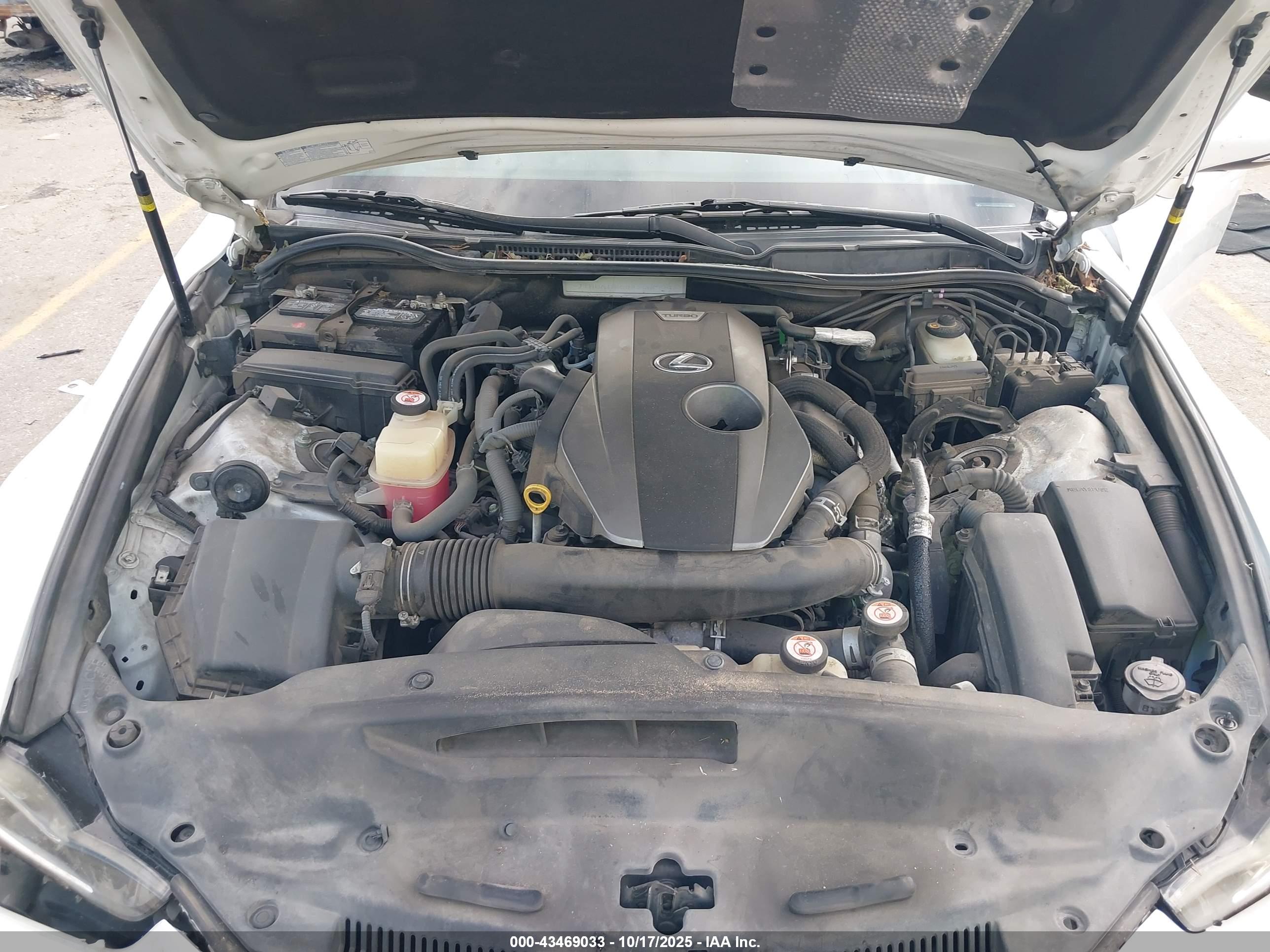 LEXUS IS image 10