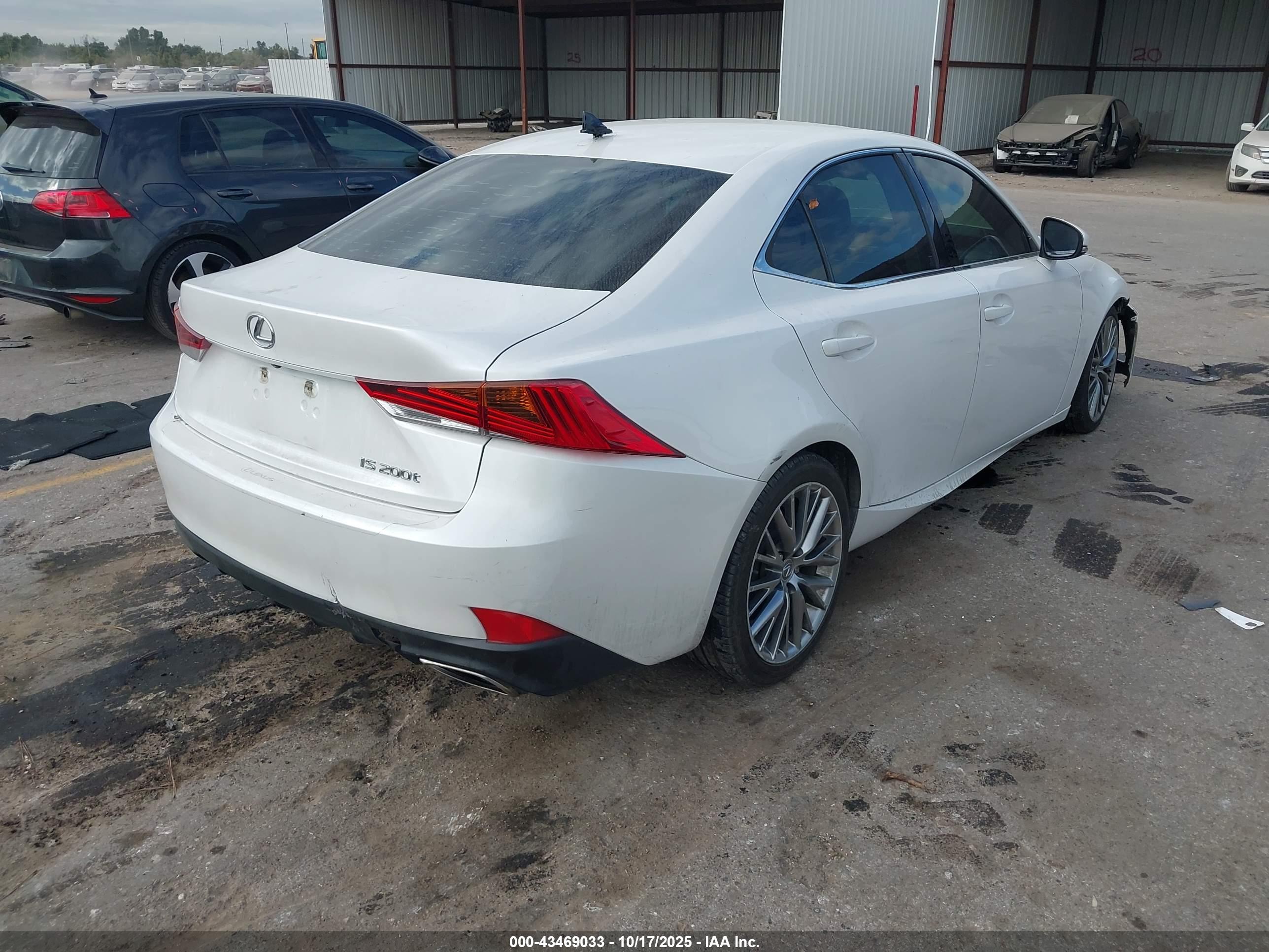 LEXUS IS image 4