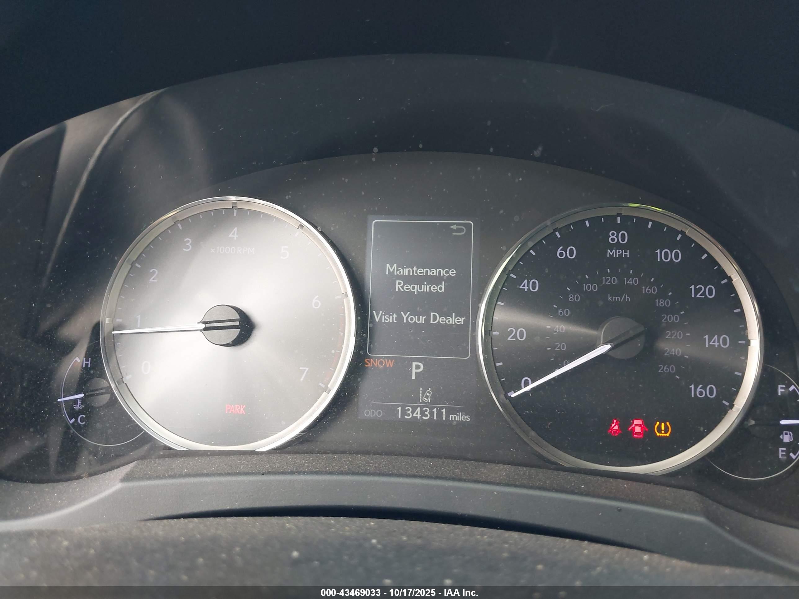 LEXUS IS image 7