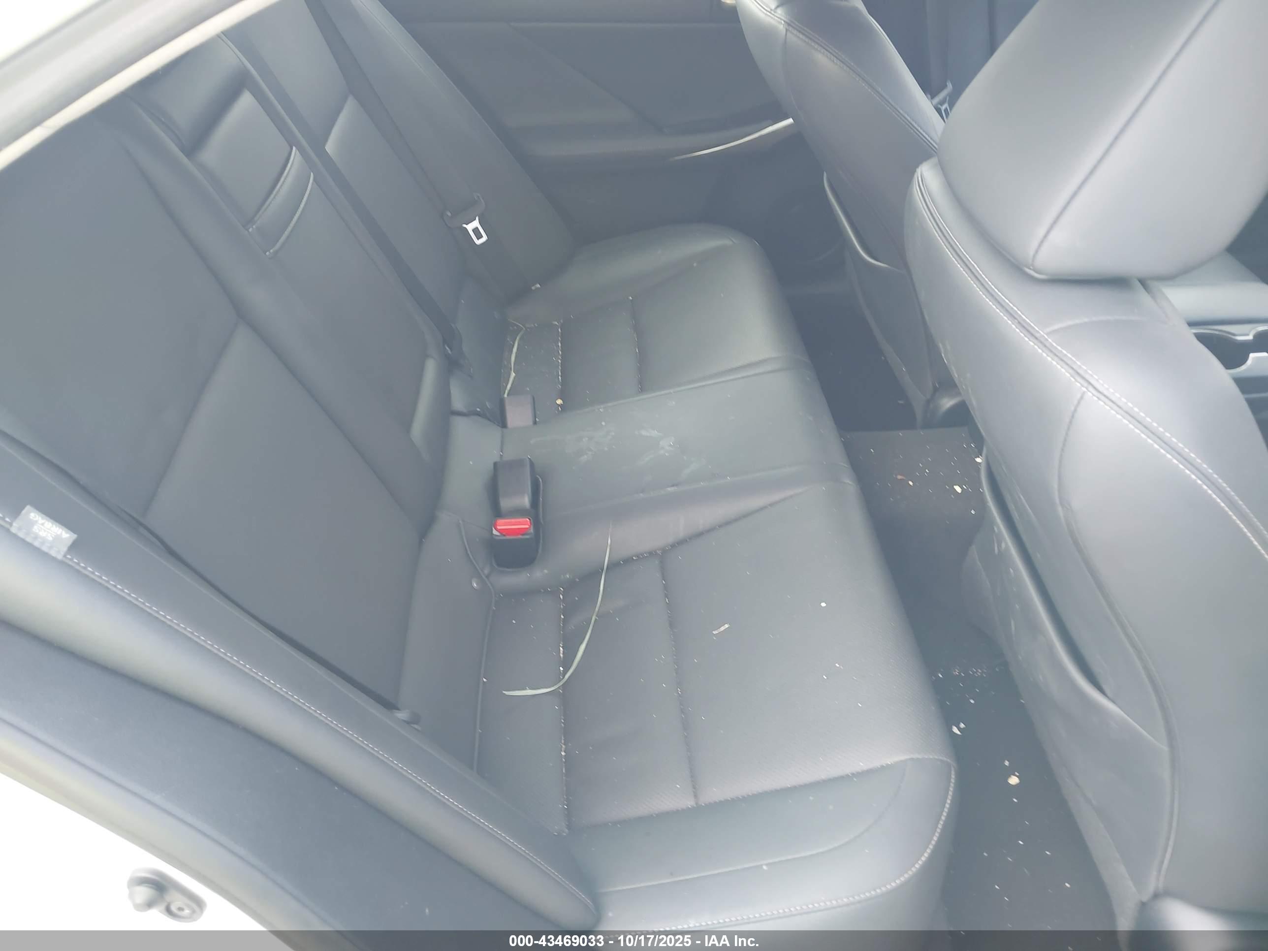 LEXUS IS image 8