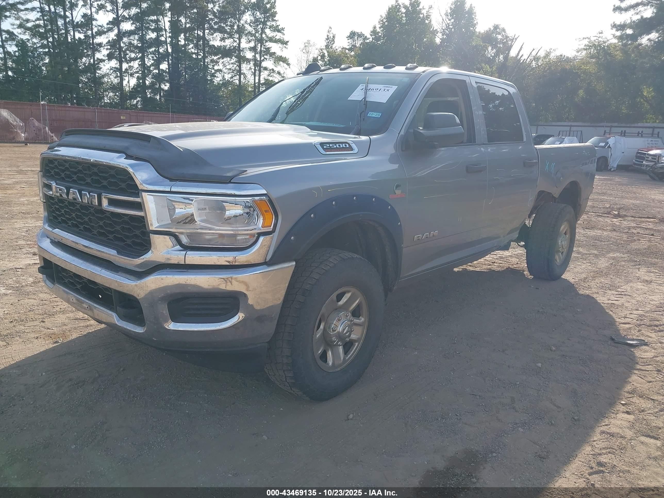RAM 2500 image 2