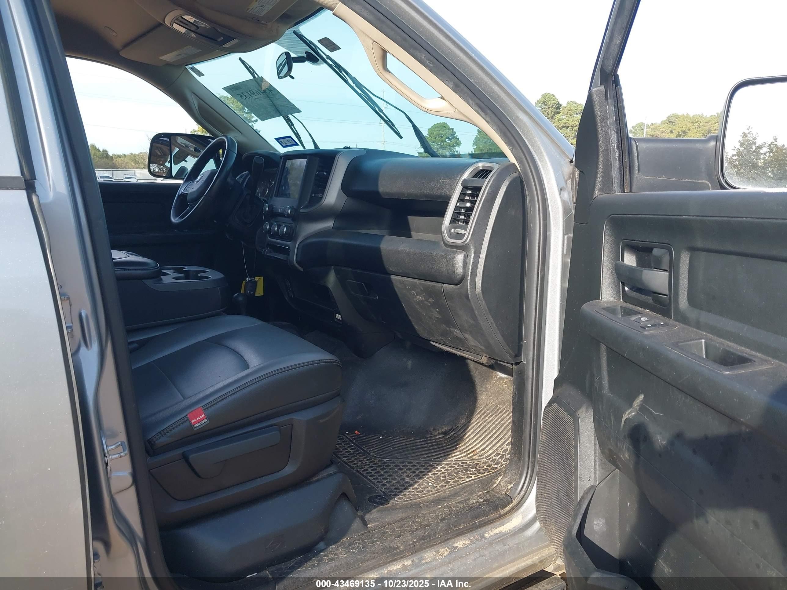 RAM 2500 image 5