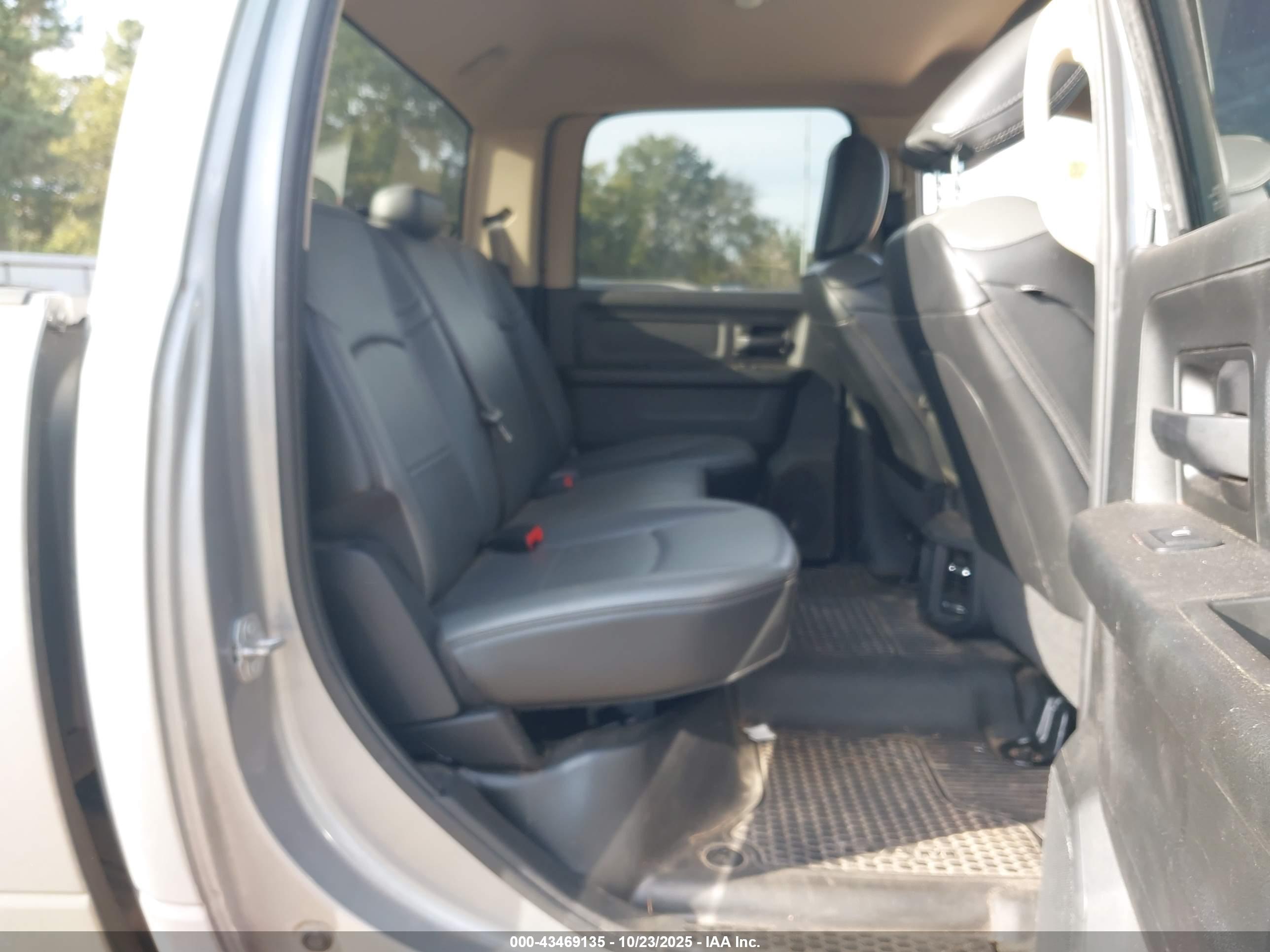 RAM 2500 image 8
