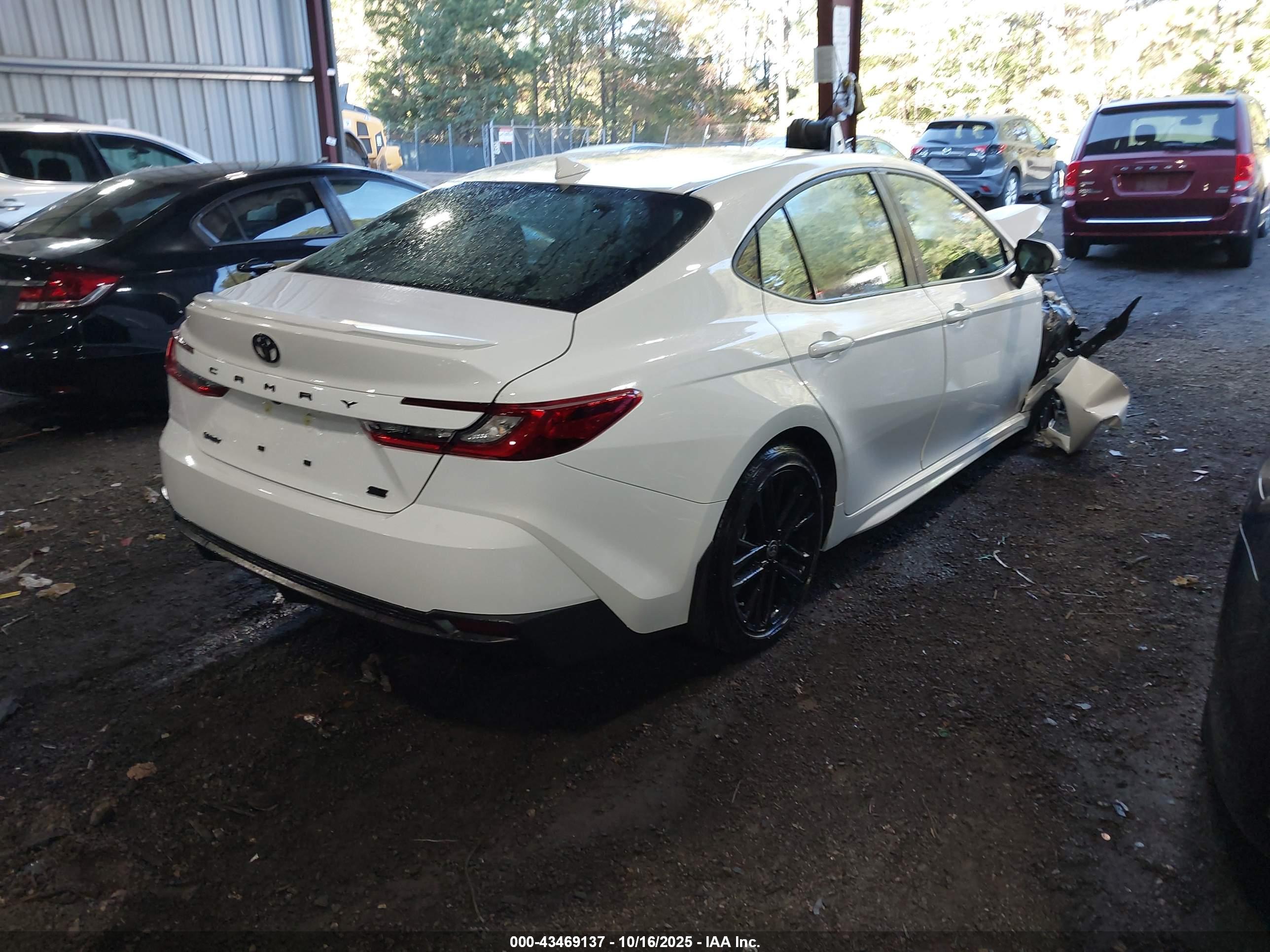 TOYOTA CAMRY image 4