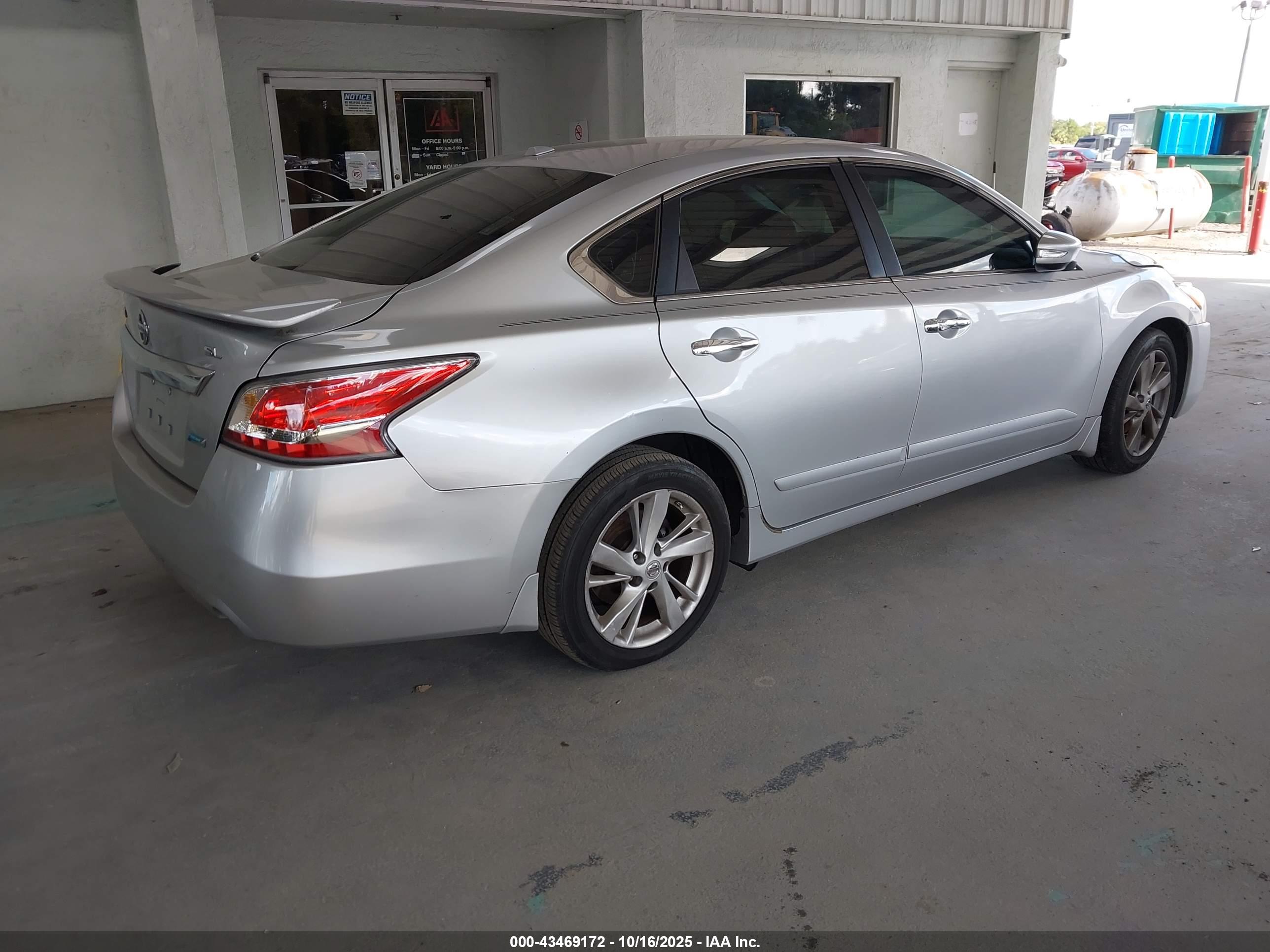 NISSAN ALTIMA image 4