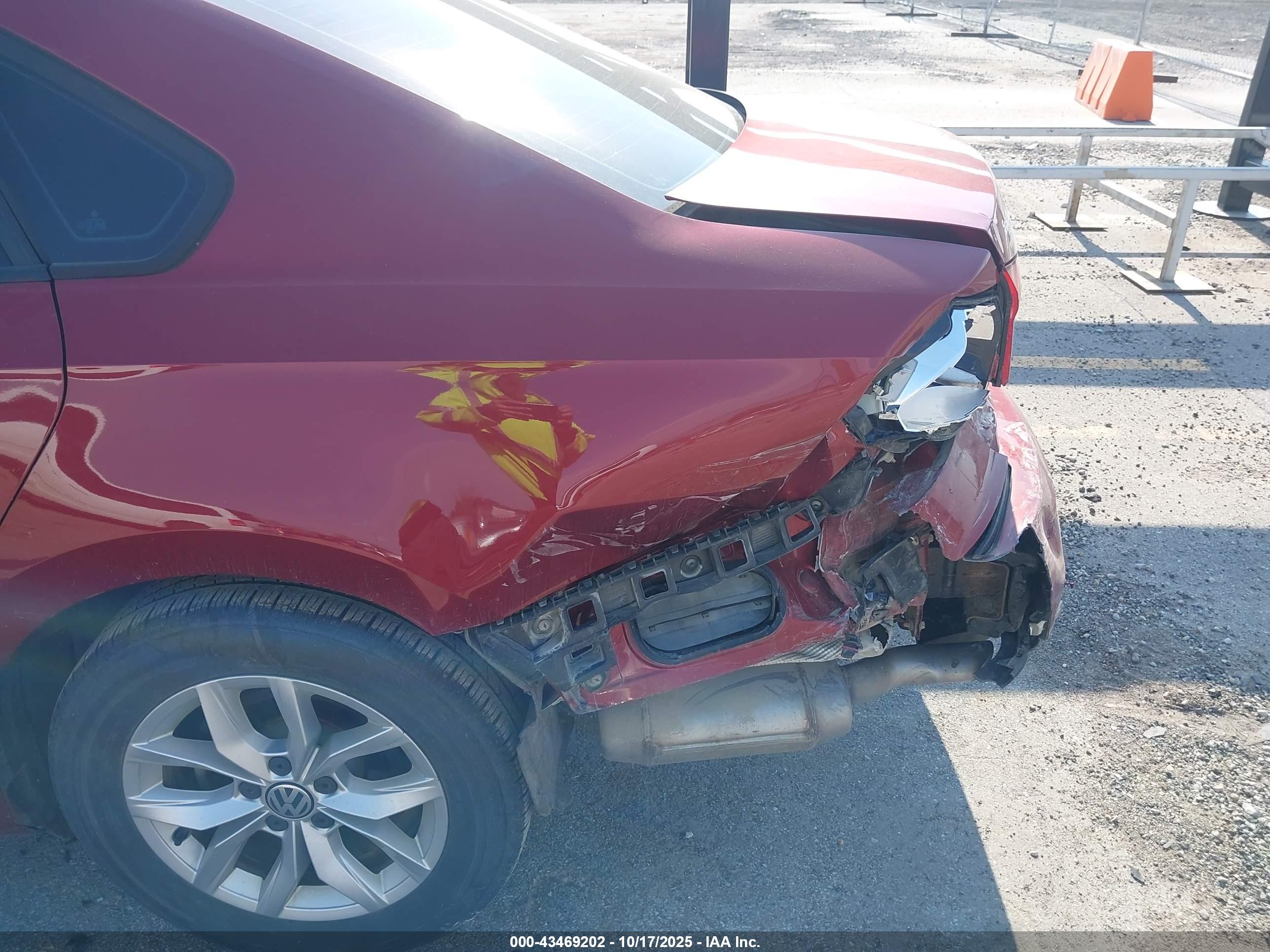 VOLKSWAGEN PASSAT image 6