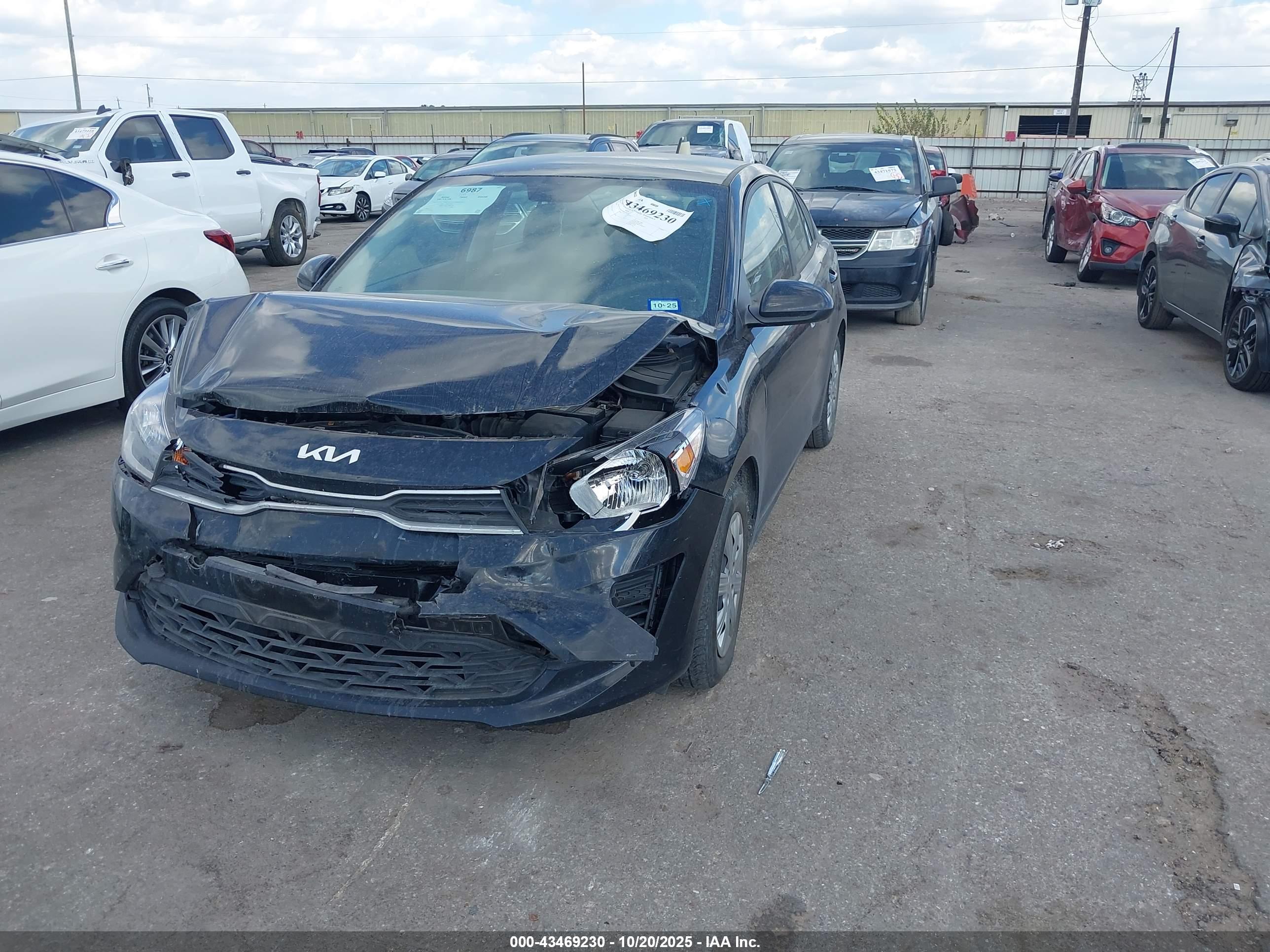 KIA RIO image 2