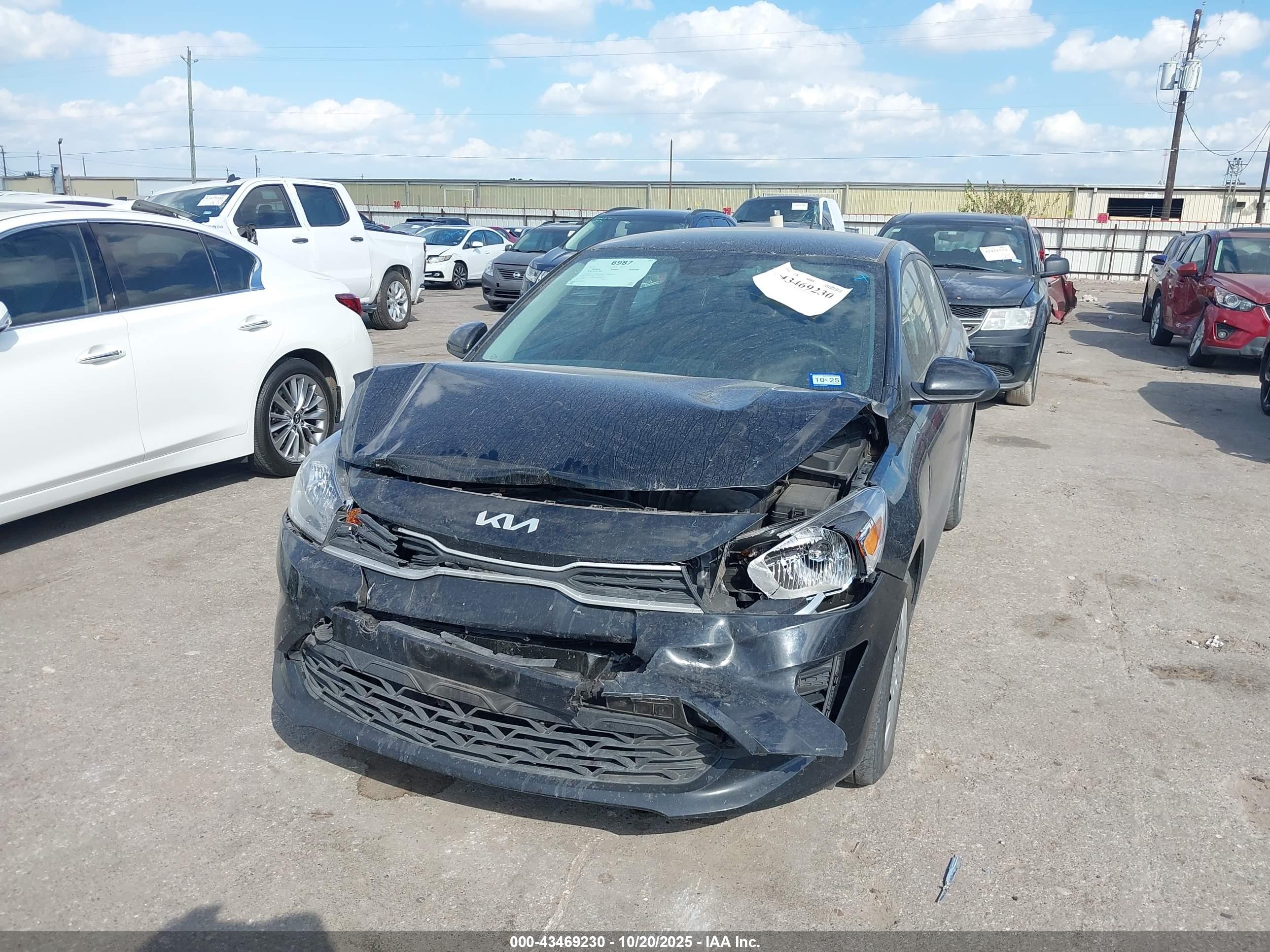 KIA RIO image 6