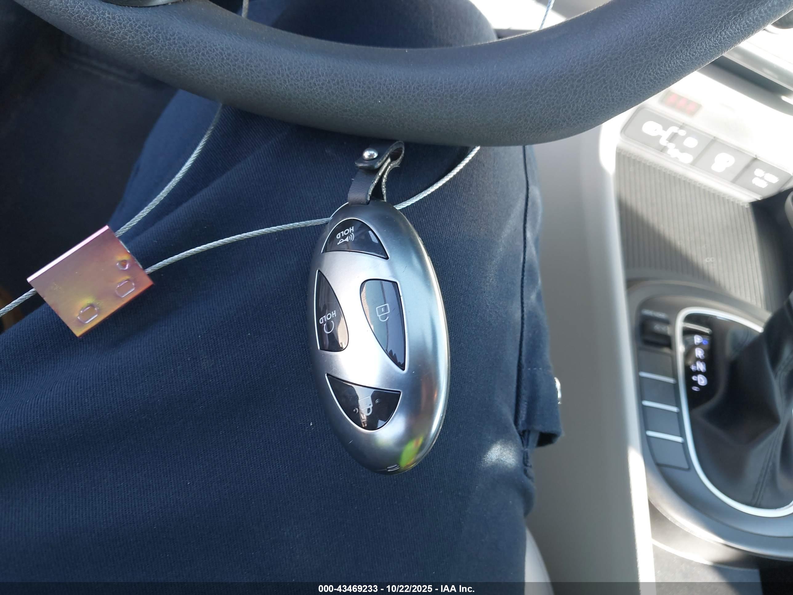HYUNDAI KONA image 11