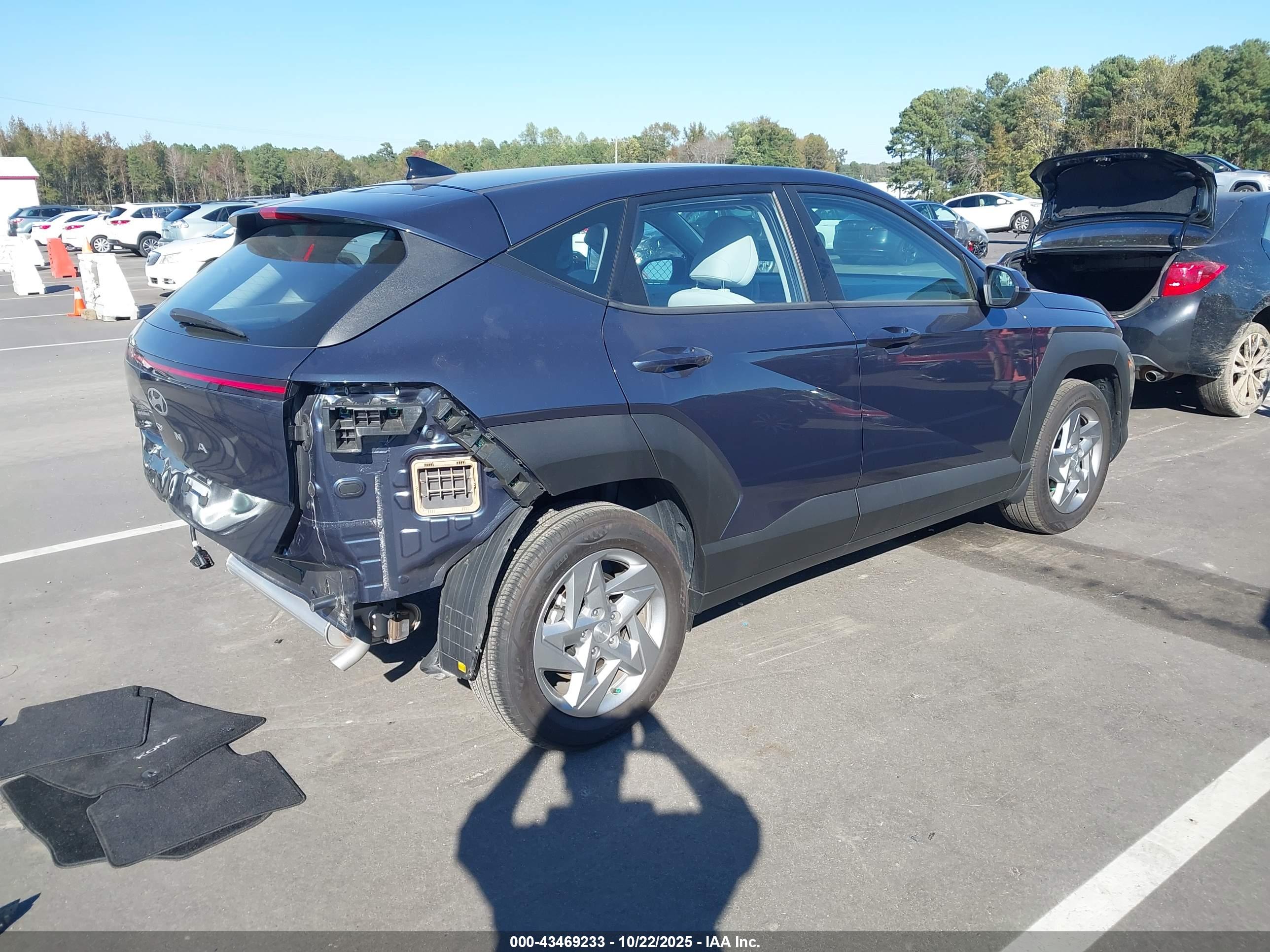 HYUNDAI KONA image 4