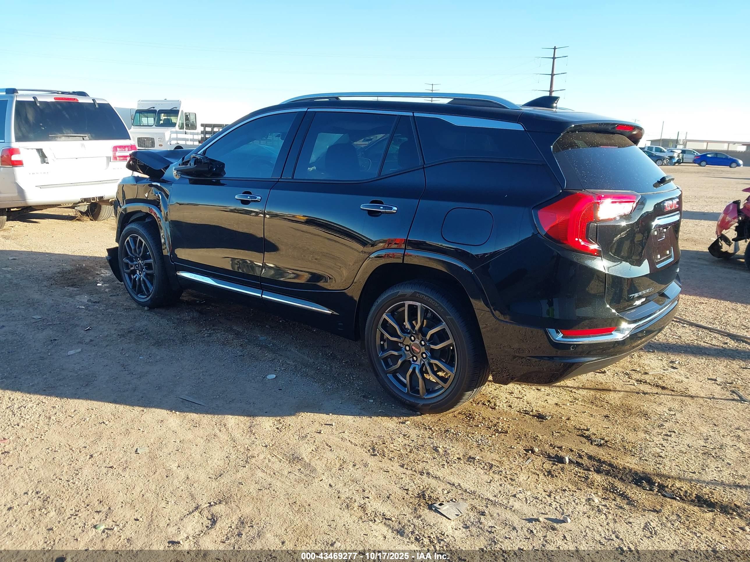 GMC TERRAIN image 3