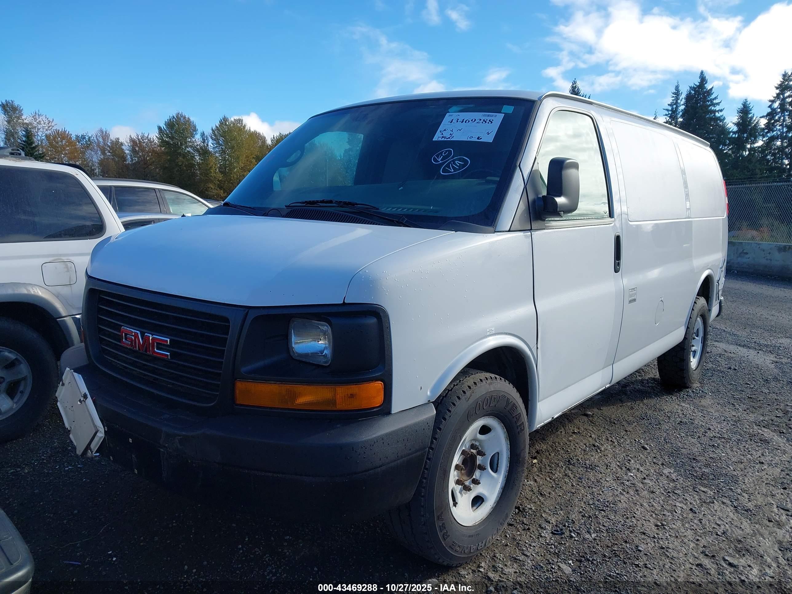 GMC SAVANA image 2