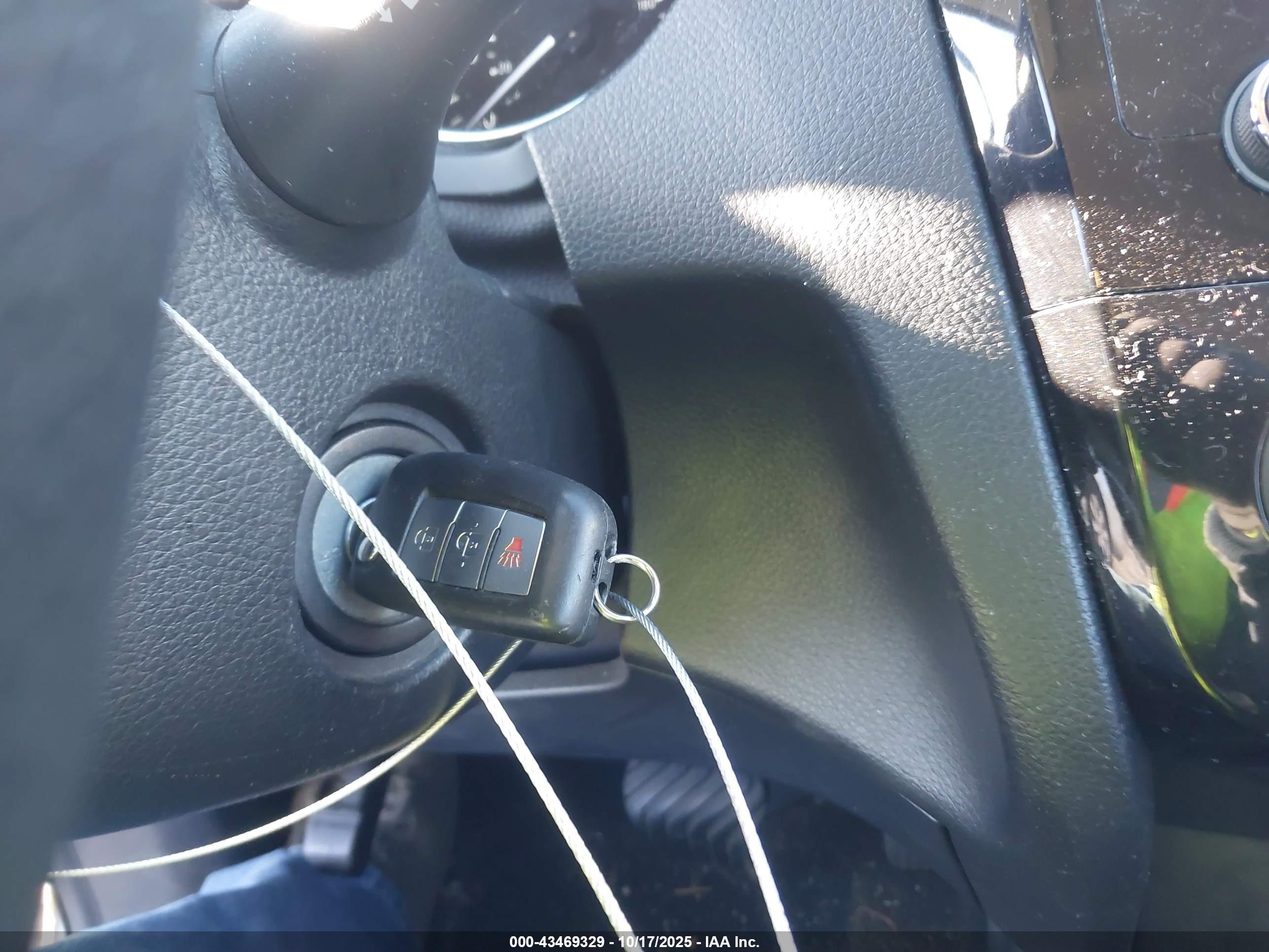 NISSAN ROGUE image 11