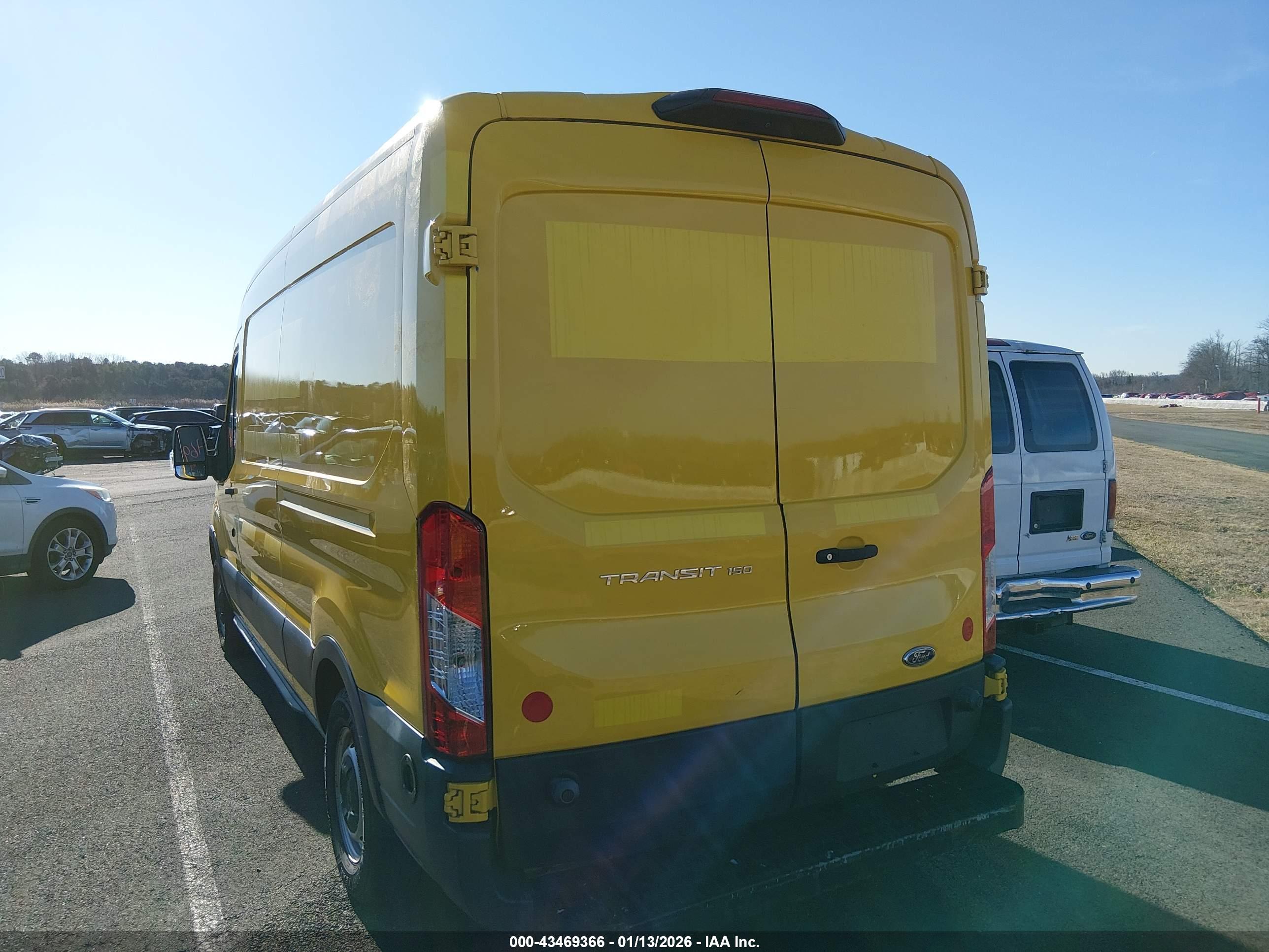 FORD TRANSIT-150 image 3