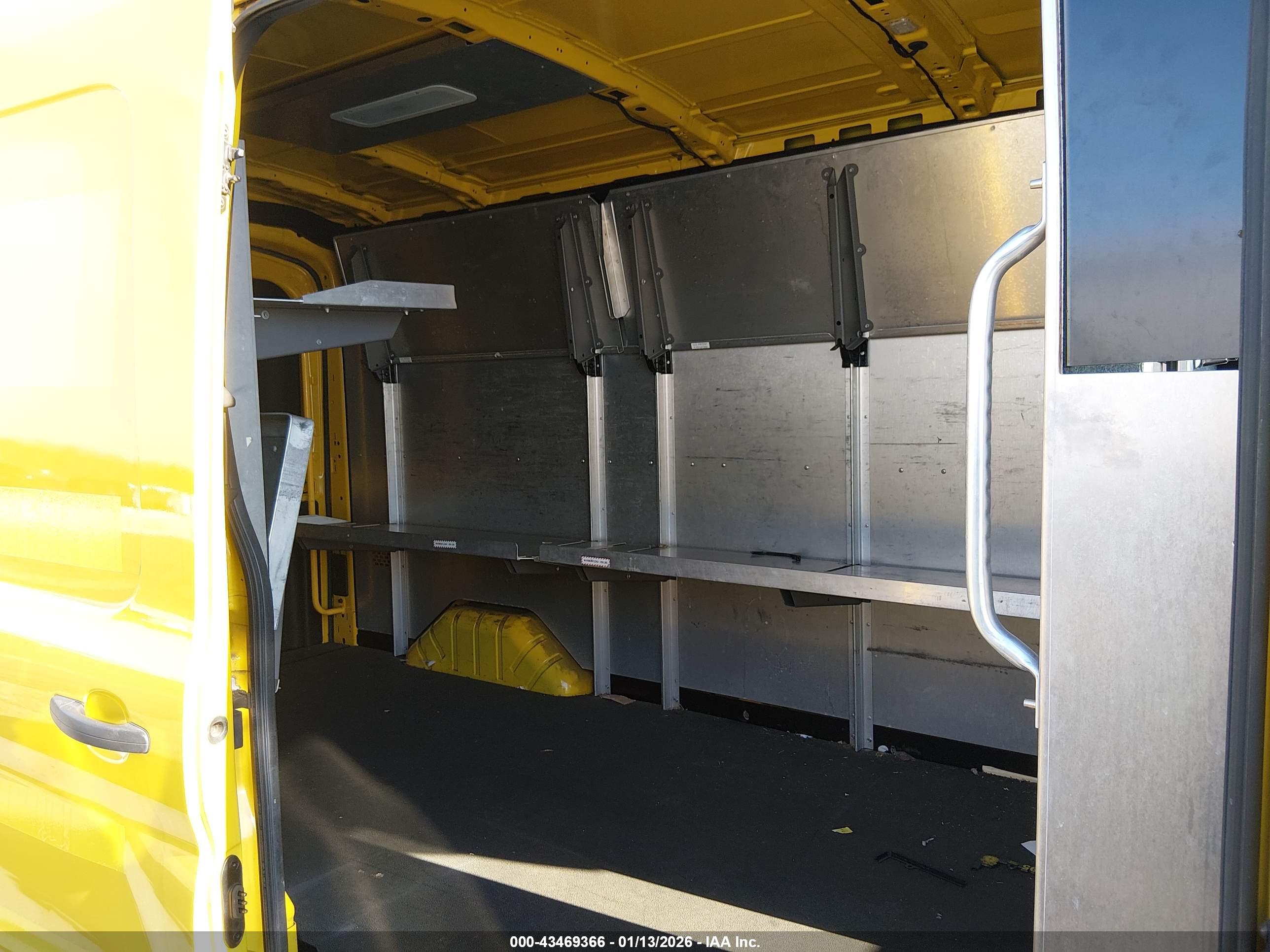 FORD TRANSIT-150 image 8