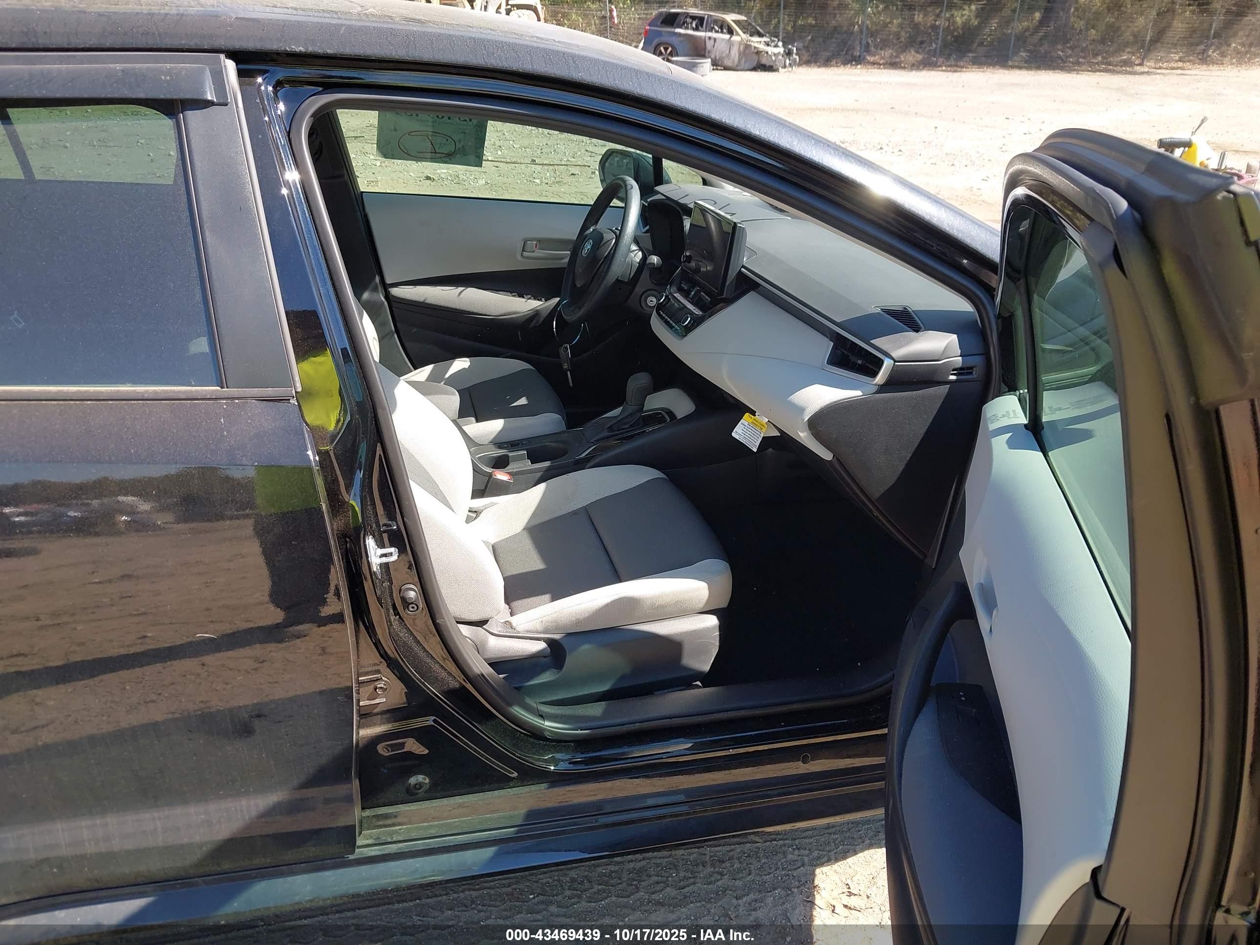 TOYOTA COROLLA image 5