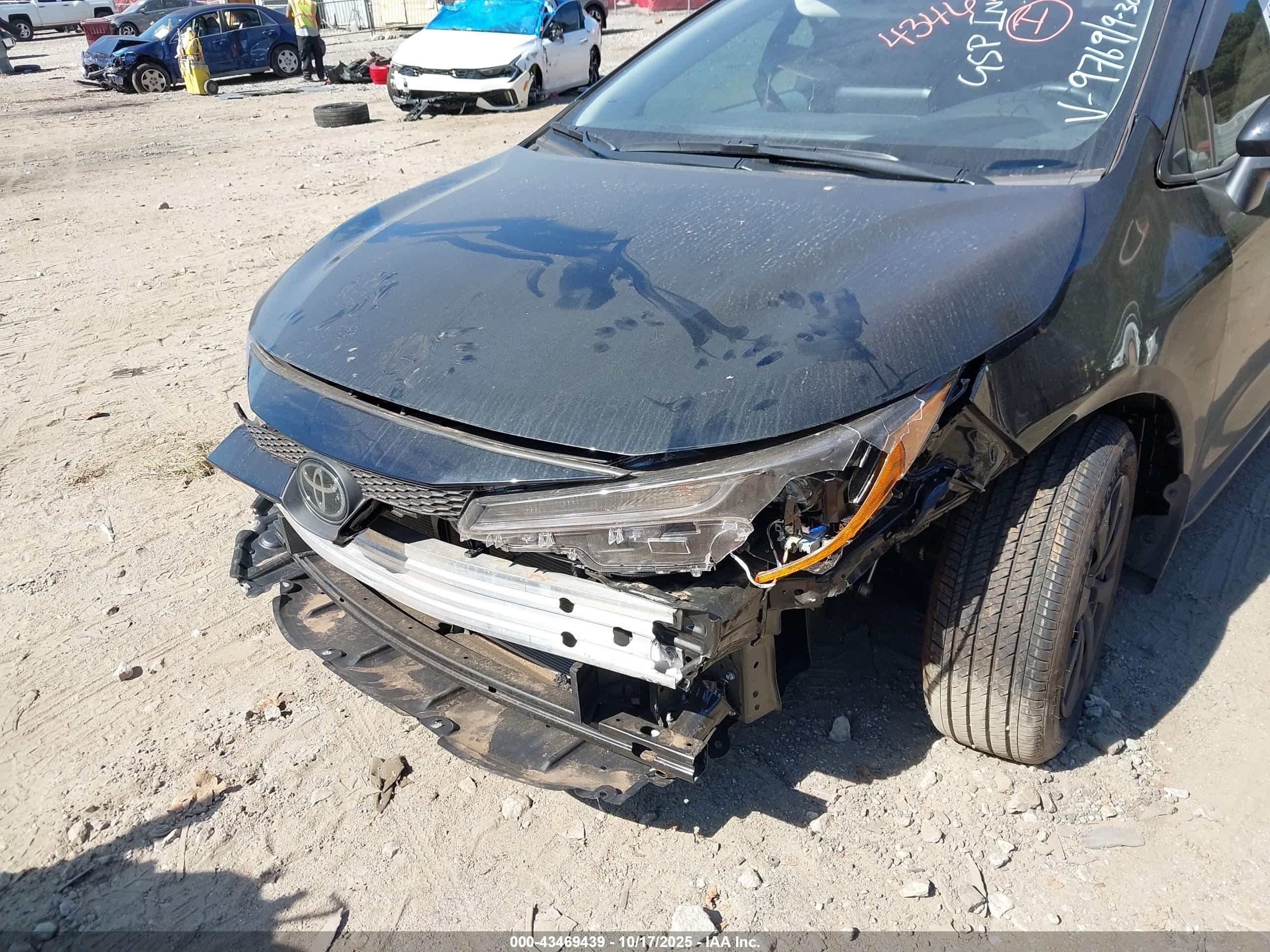 TOYOTA COROLLA image 6