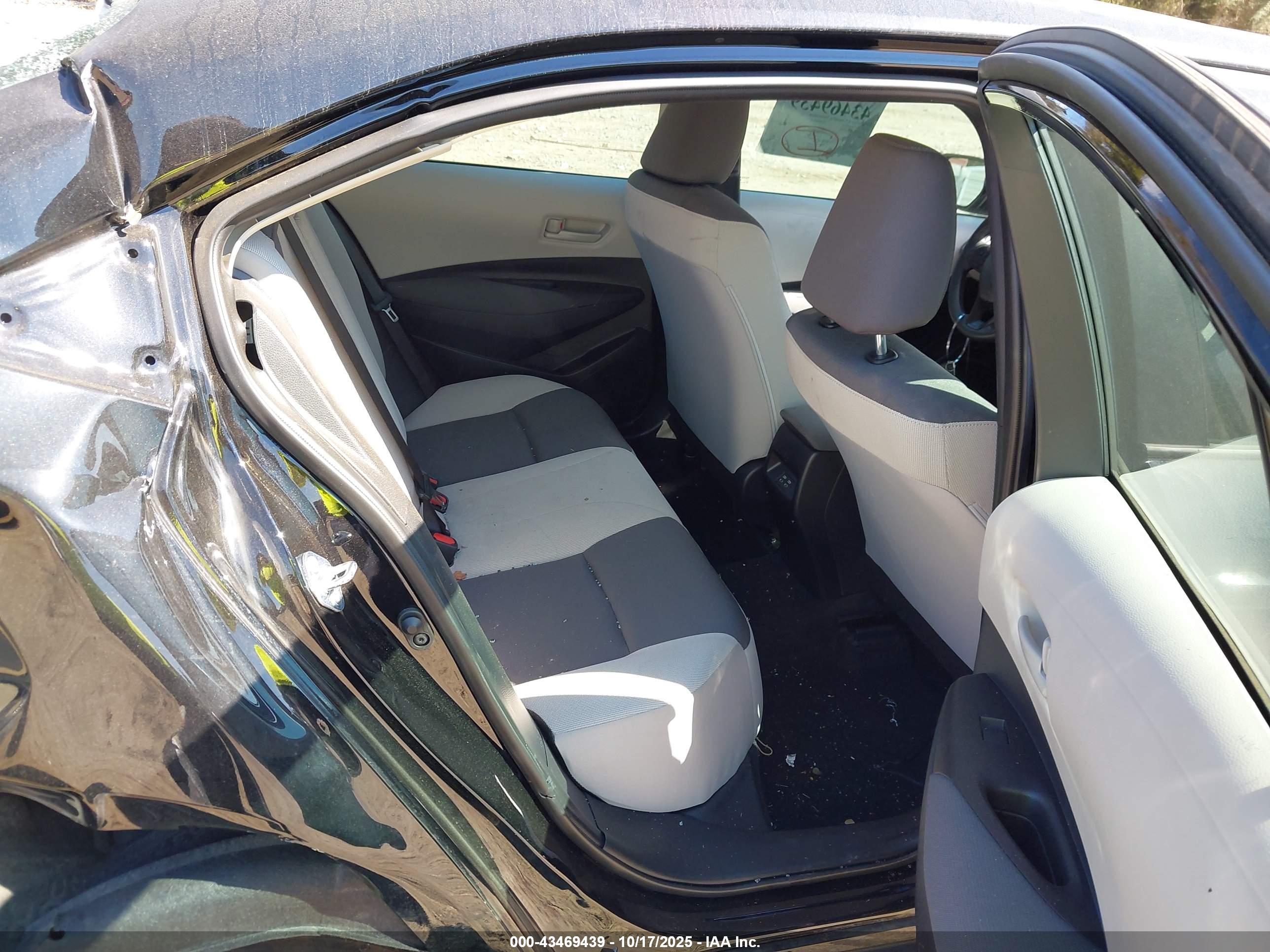 TOYOTA COROLLA image 8