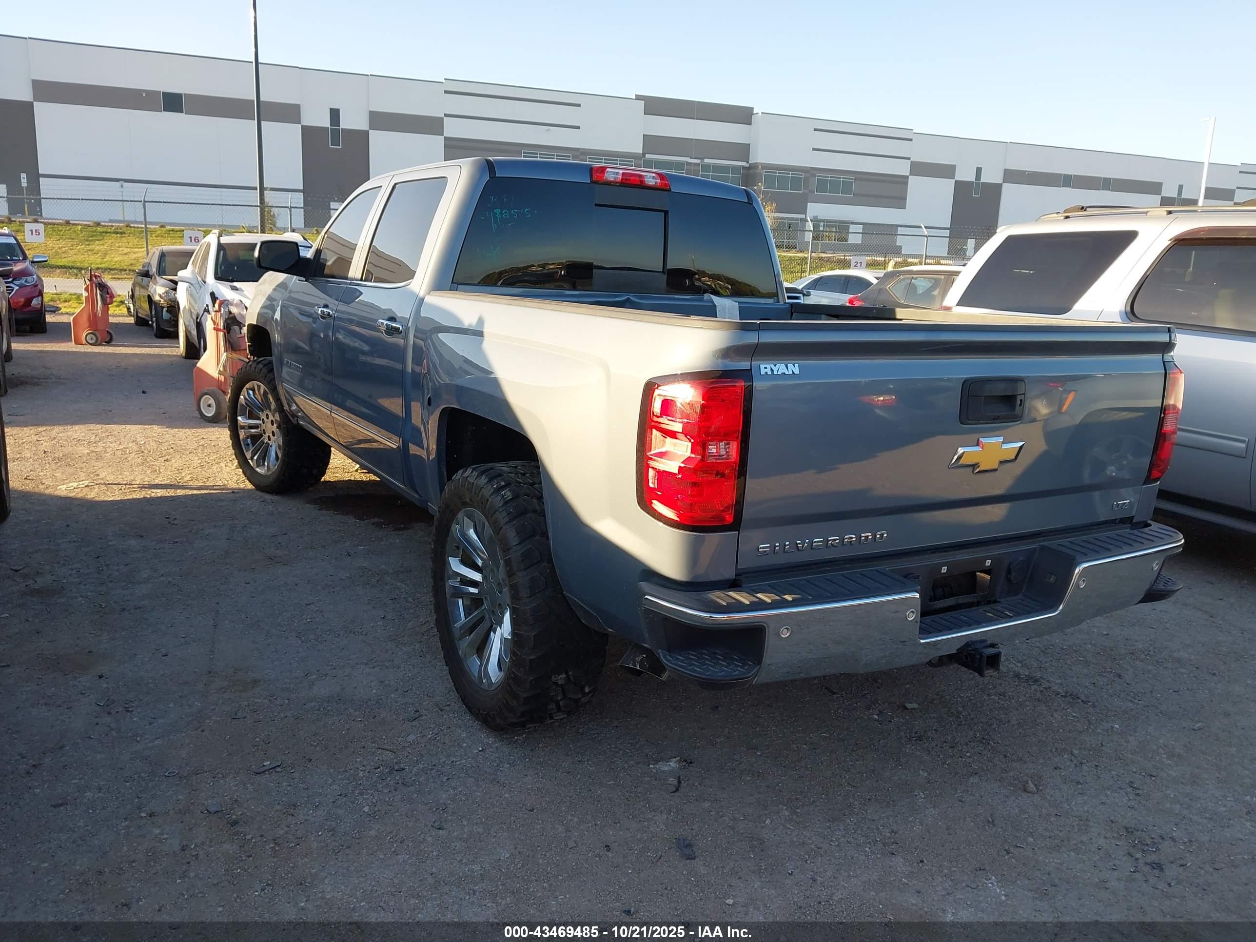 CHEVROLET SILVERADO image 3