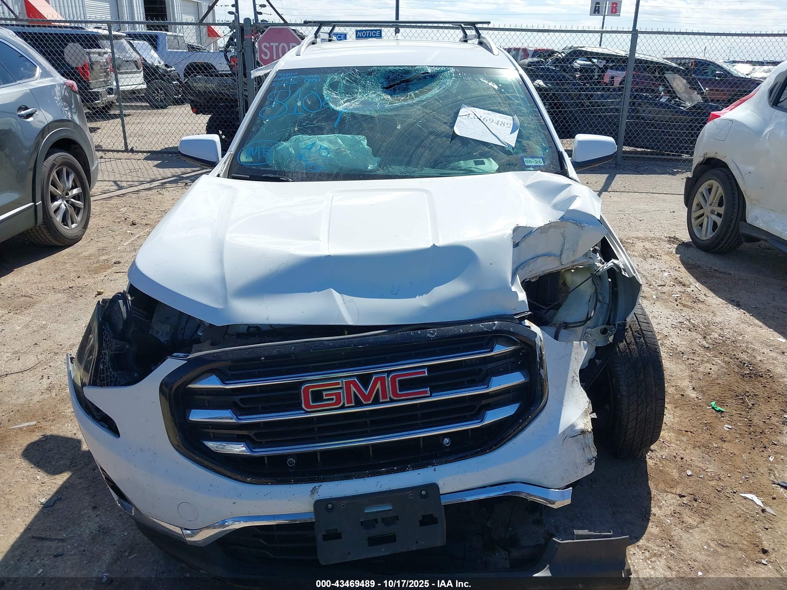 GMC TERRAIN image 6
