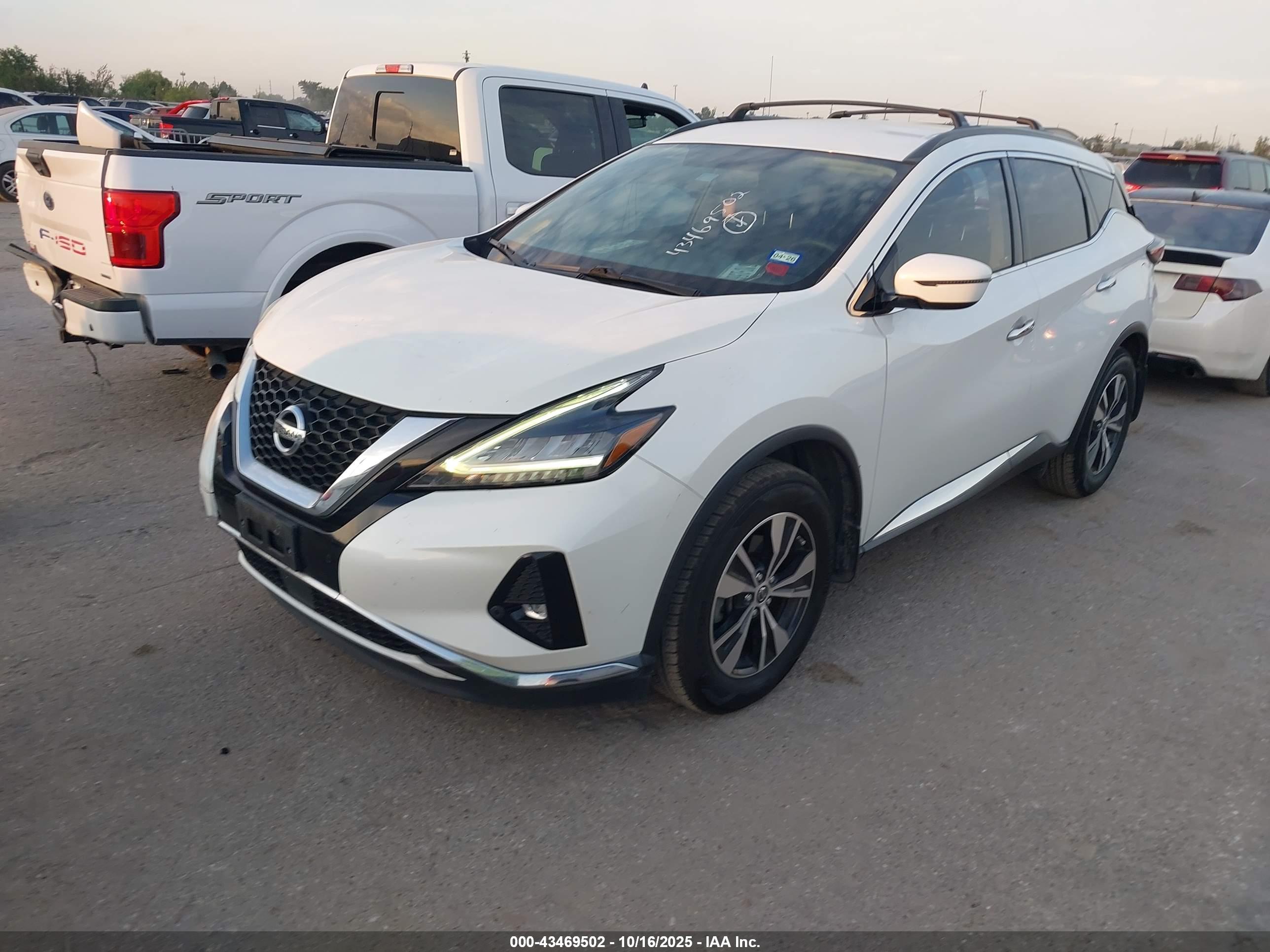 NISSAN MURANO image 2
