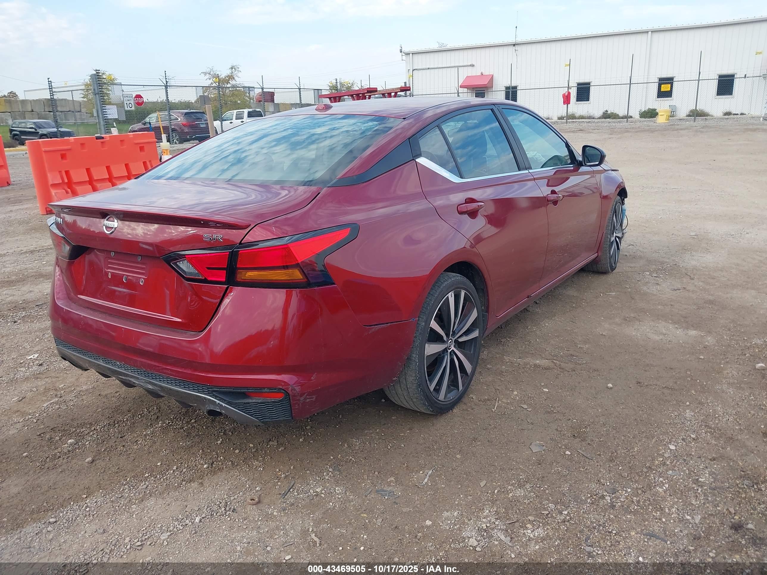NISSAN ALTIMA image 4