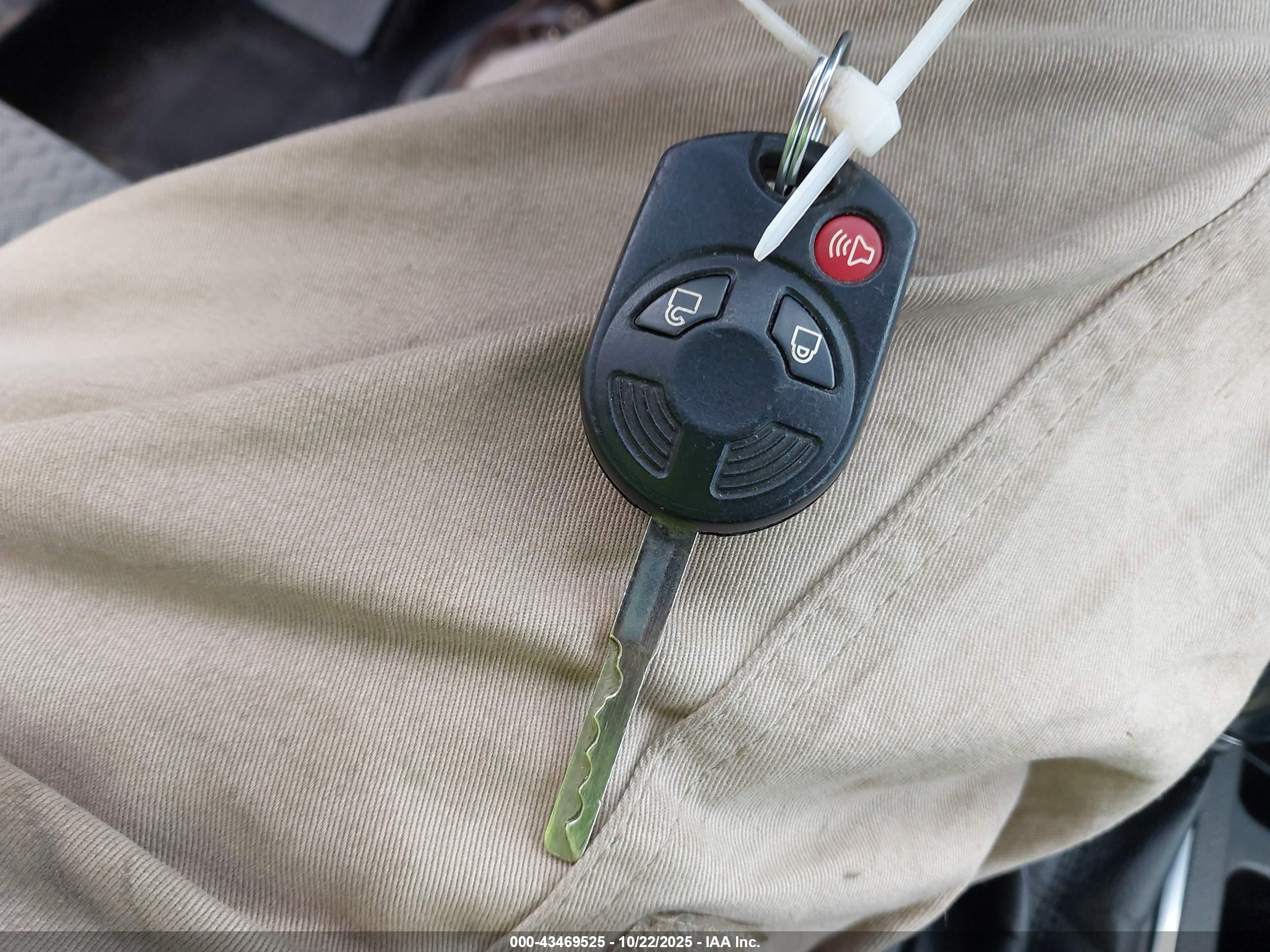 FORD ESCAPE image 11