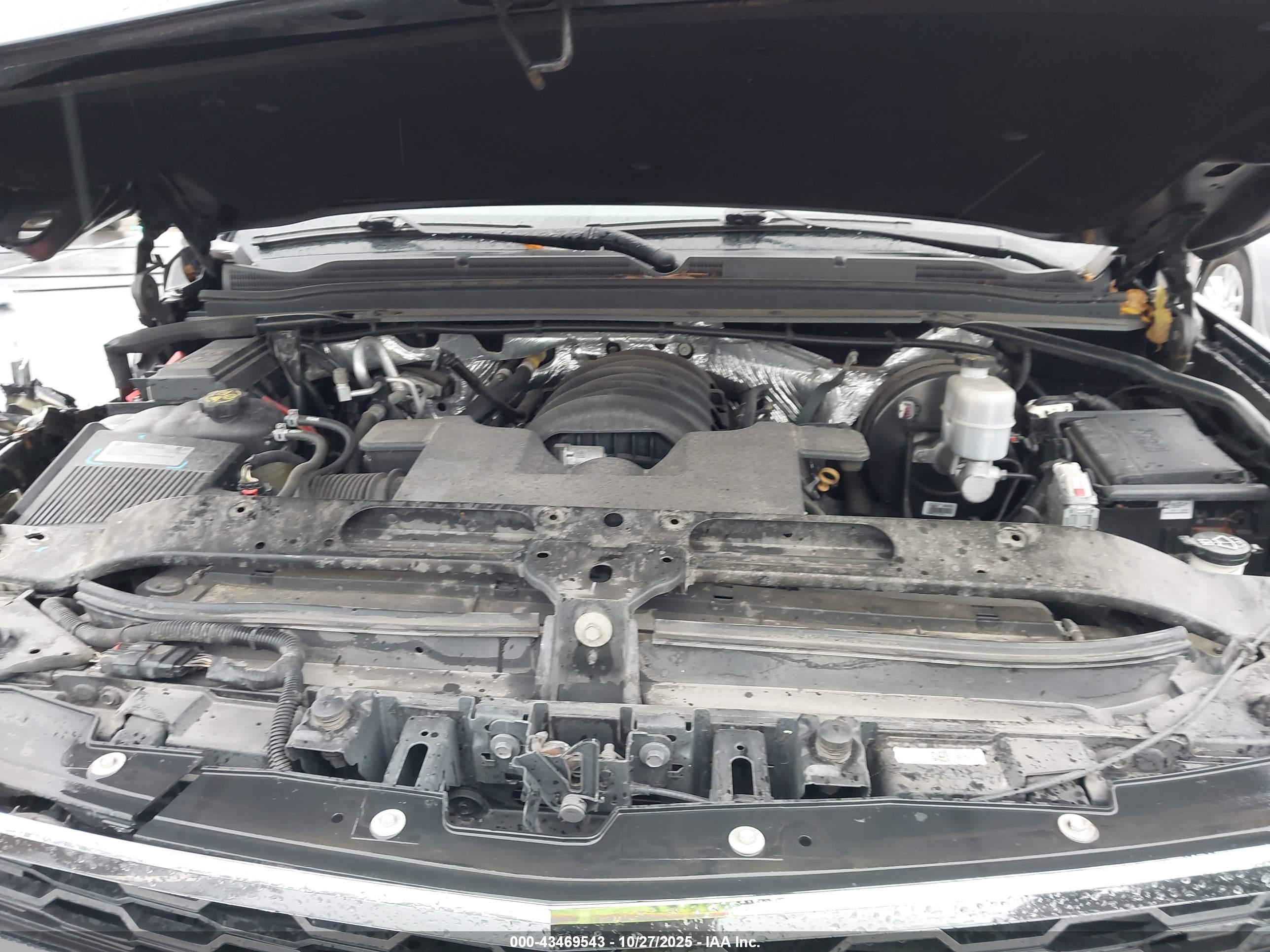 CHEVROLET SUBURBAN image 10