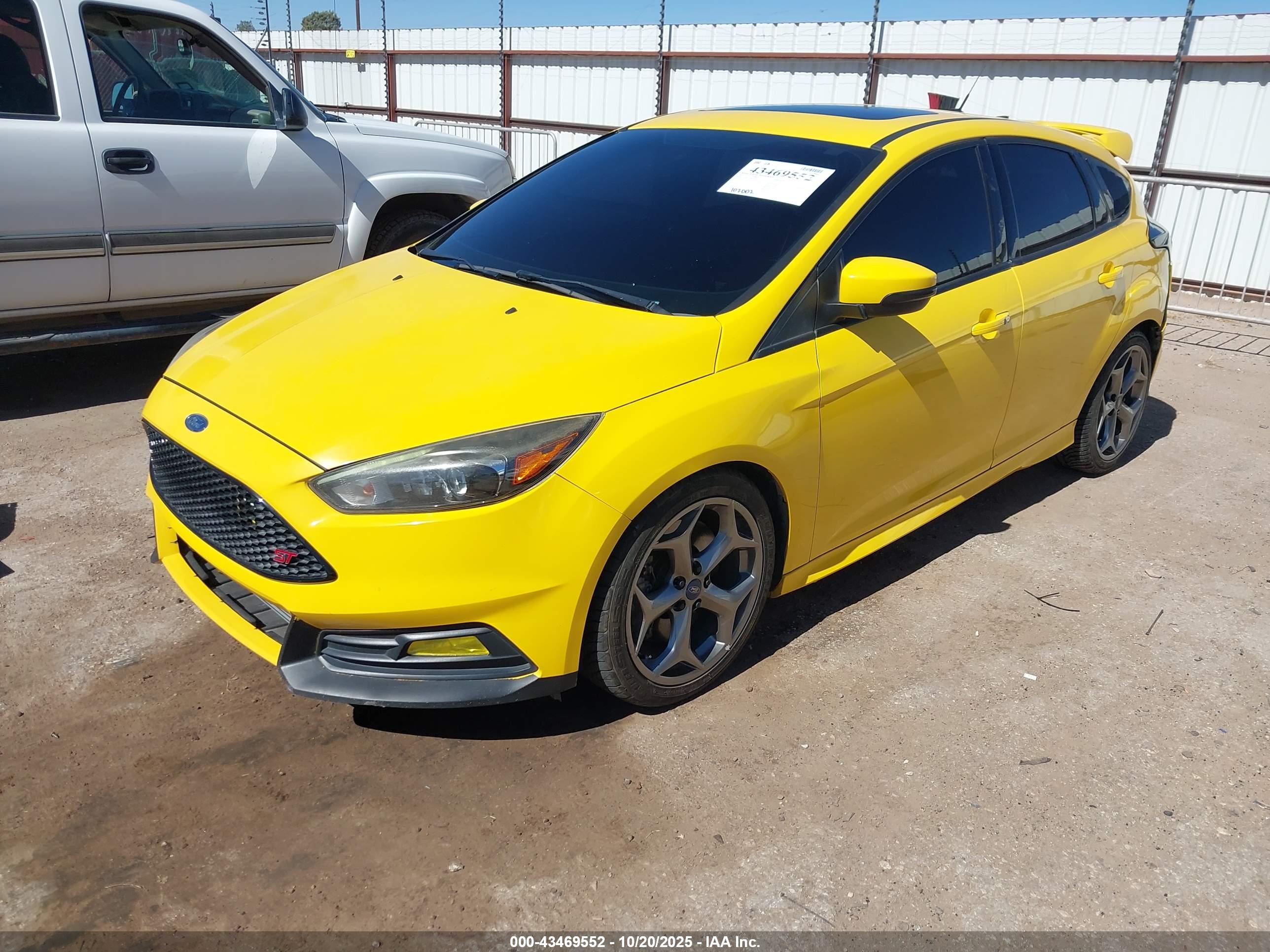 FORD FOCUS image 2