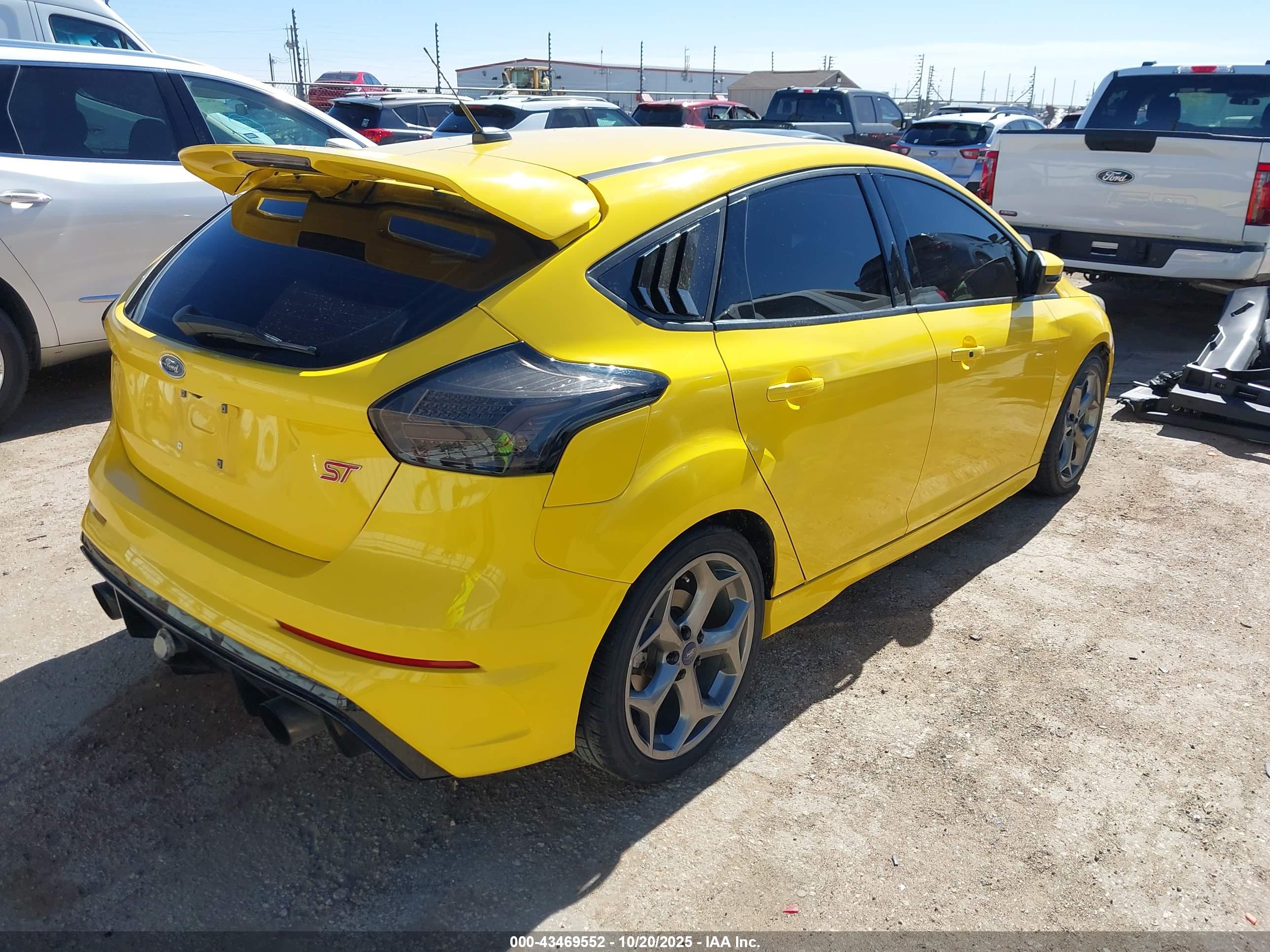 FORD FOCUS image 4