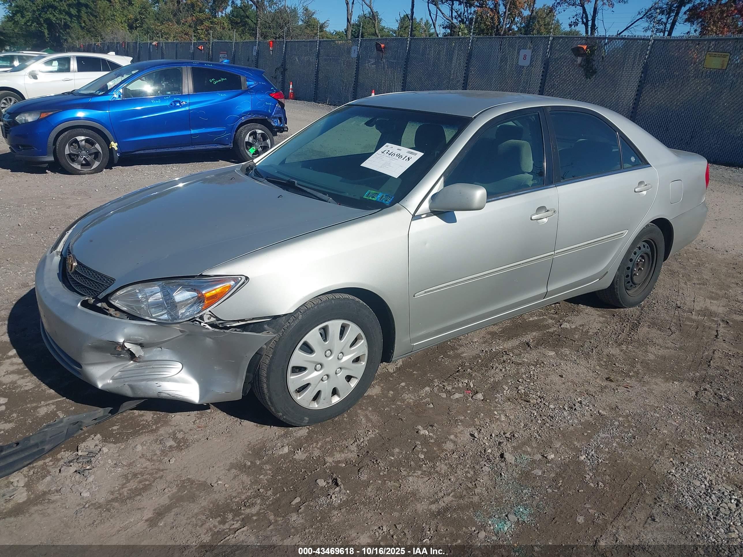 TOYOTA CAMRY image 2
