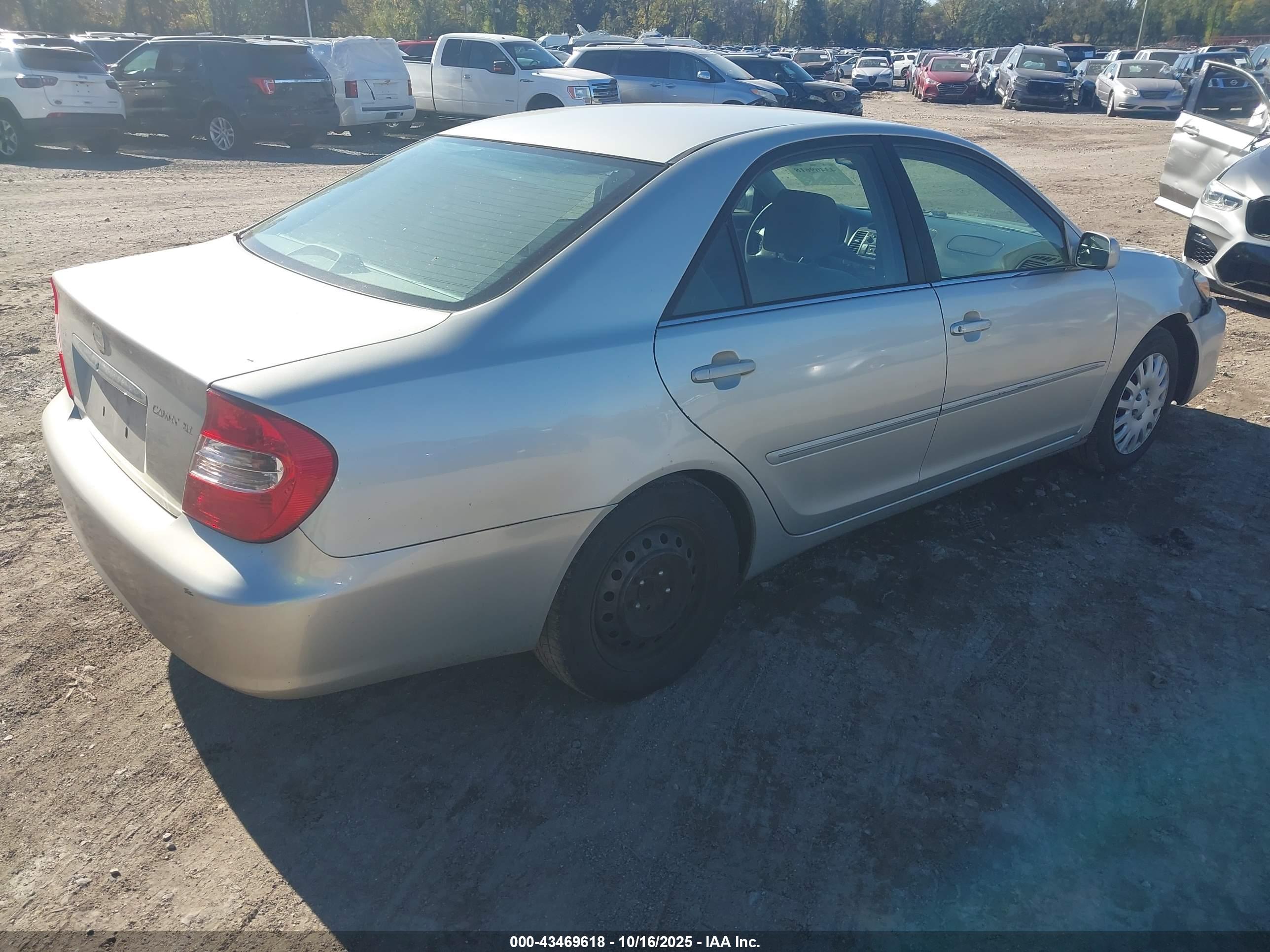 TOYOTA CAMRY image 4