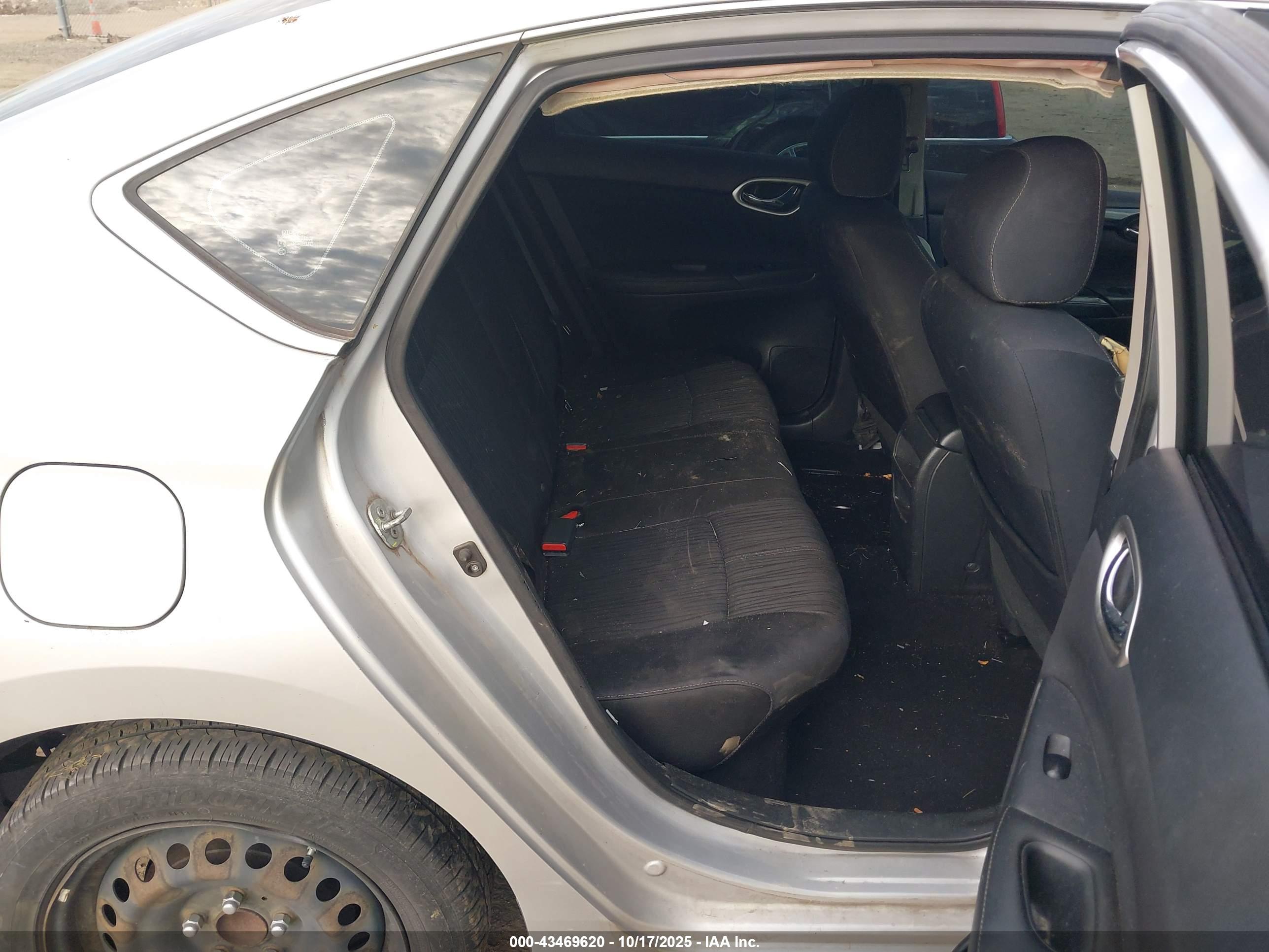 NISSAN SENTRA image 8