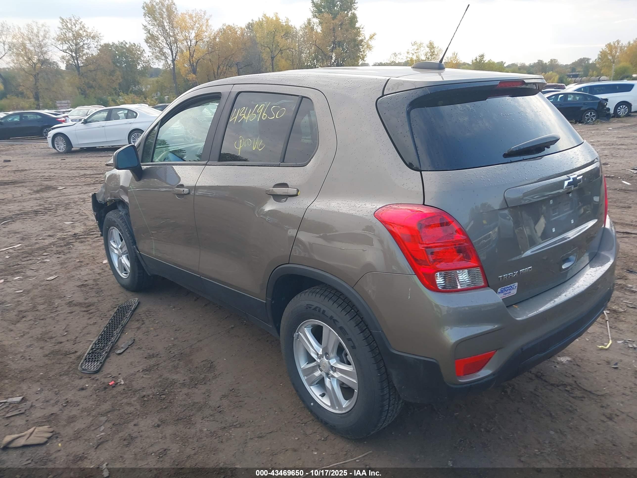 CHEVROLET TRAX image 3