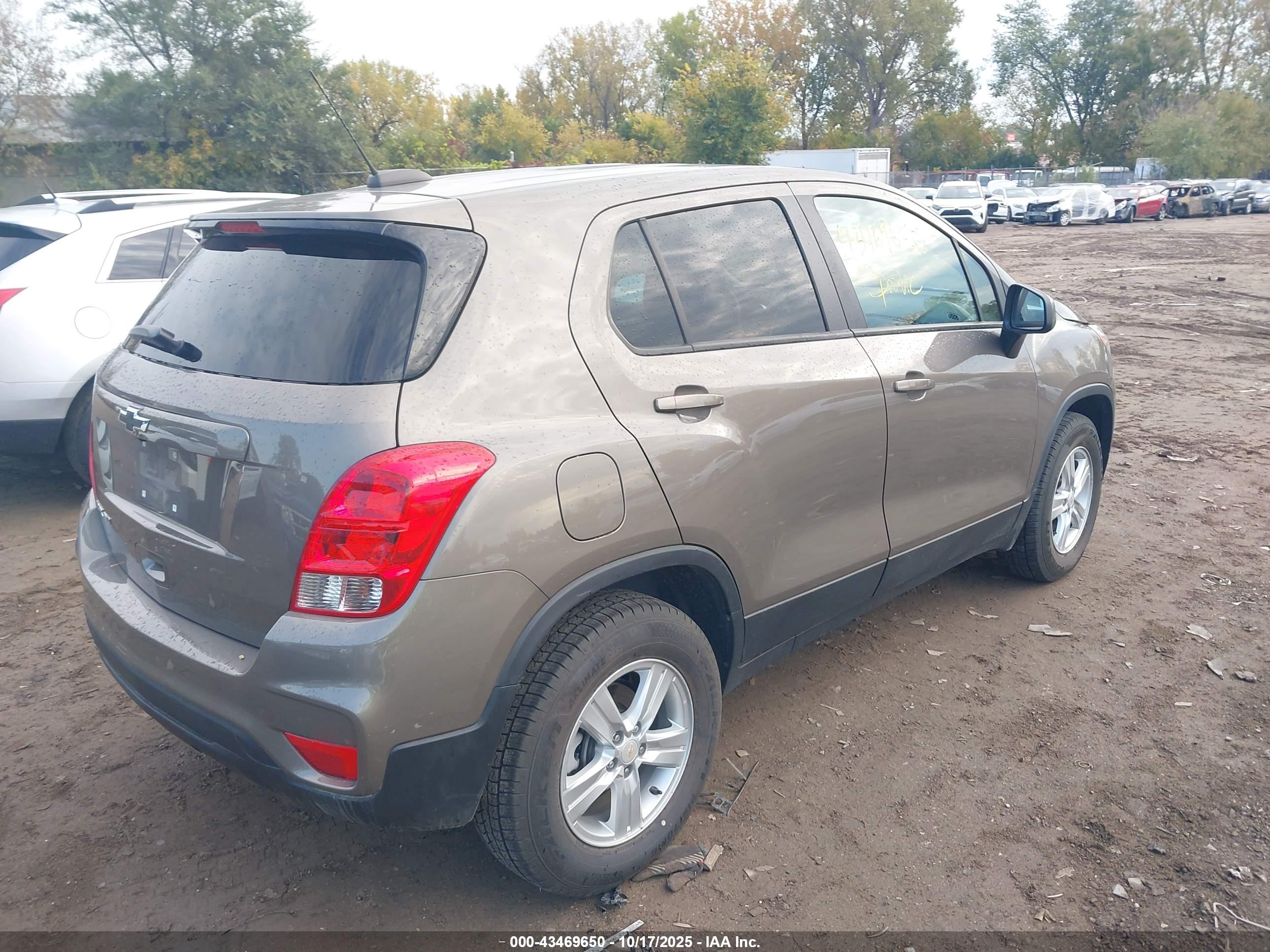 CHEVROLET TRAX image 4