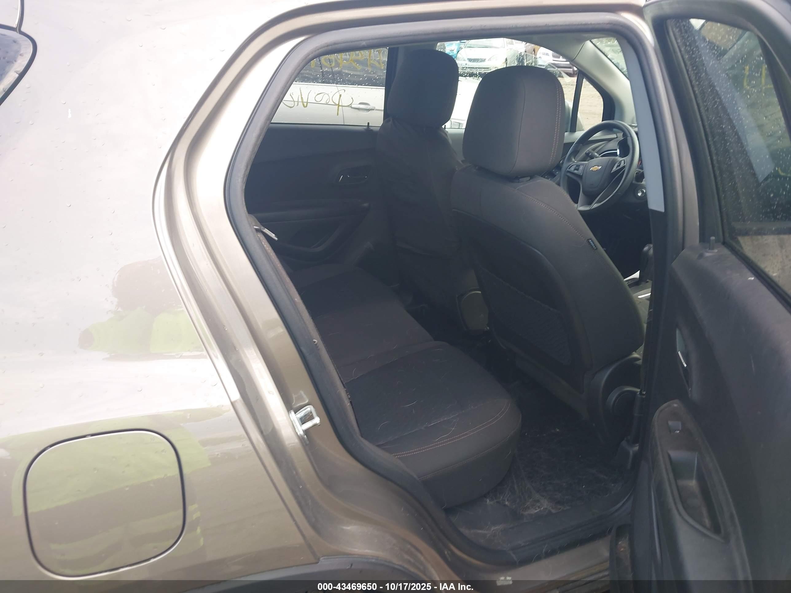 CHEVROLET TRAX image 8