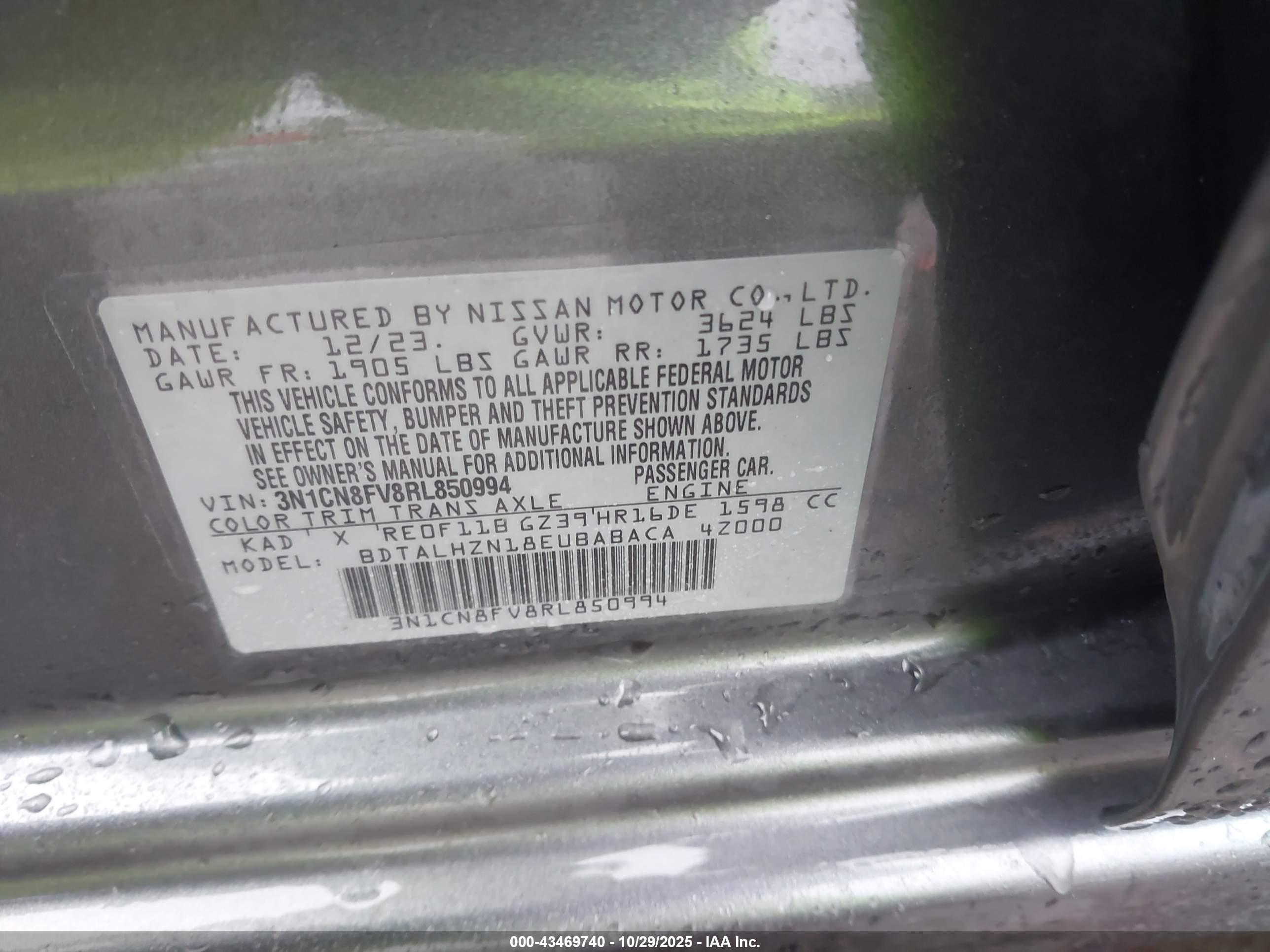 NISSAN VERSA image 9