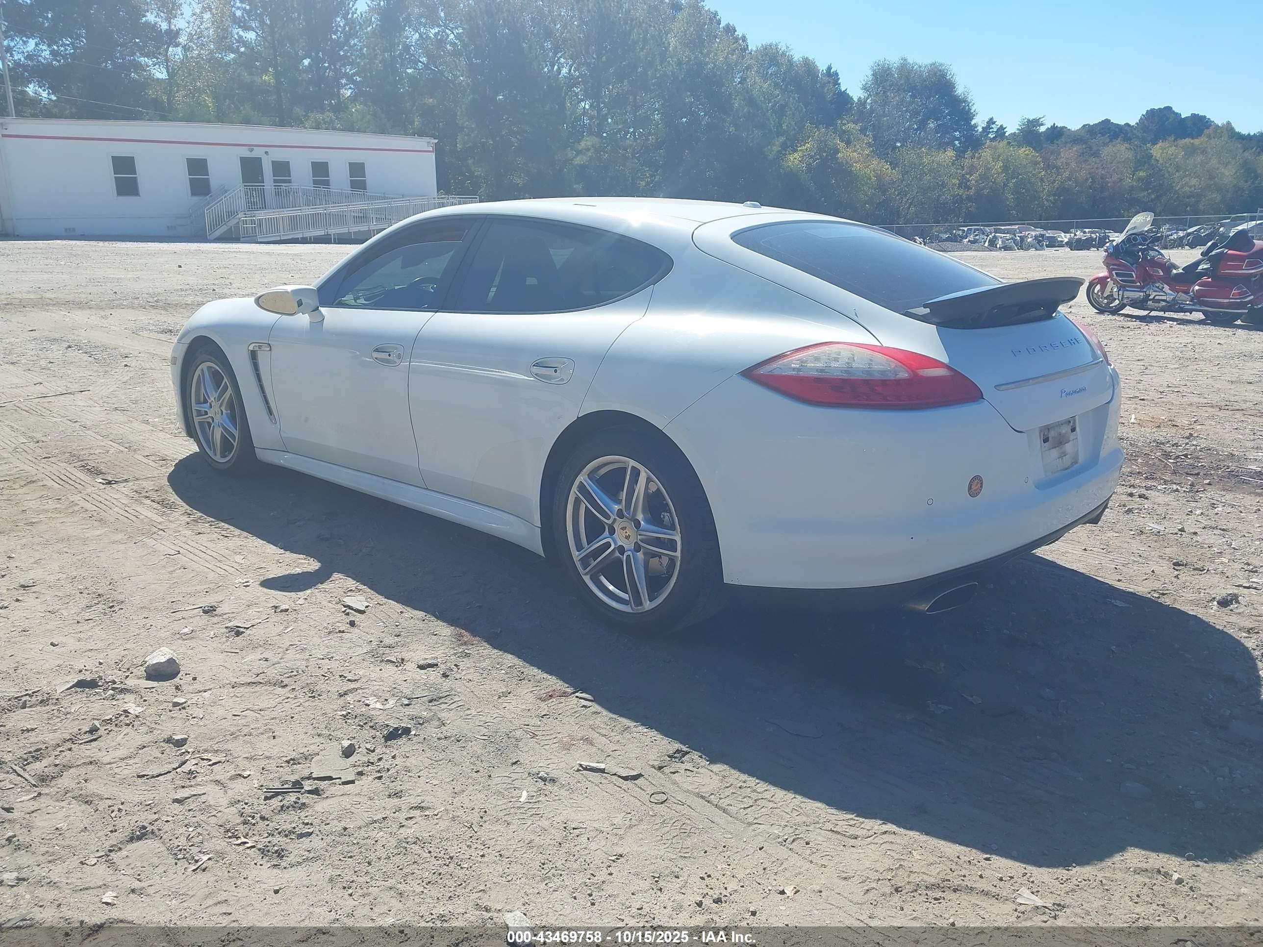 PORSCHE PANAMERA image 3