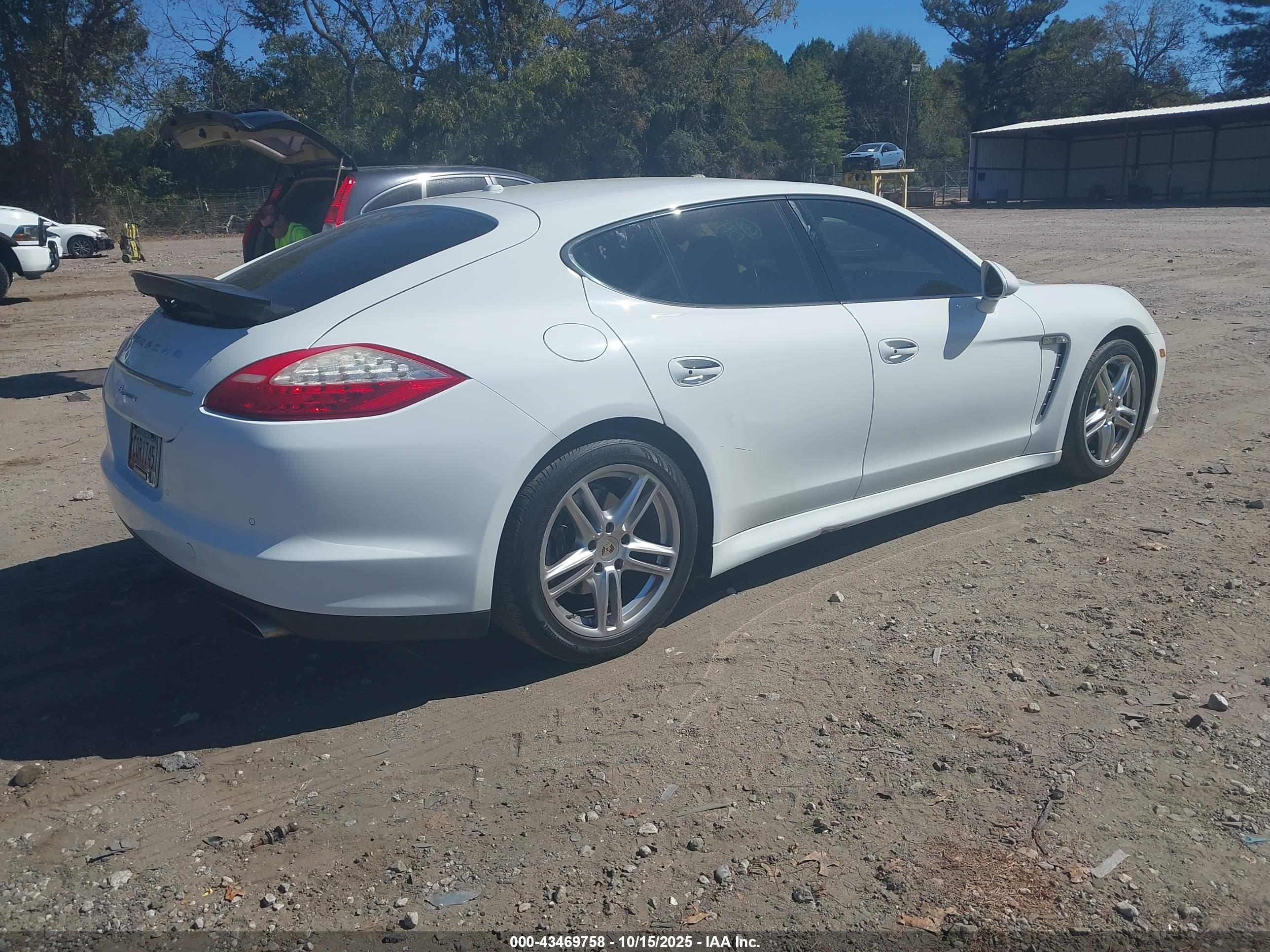 PORSCHE PANAMERA image 4