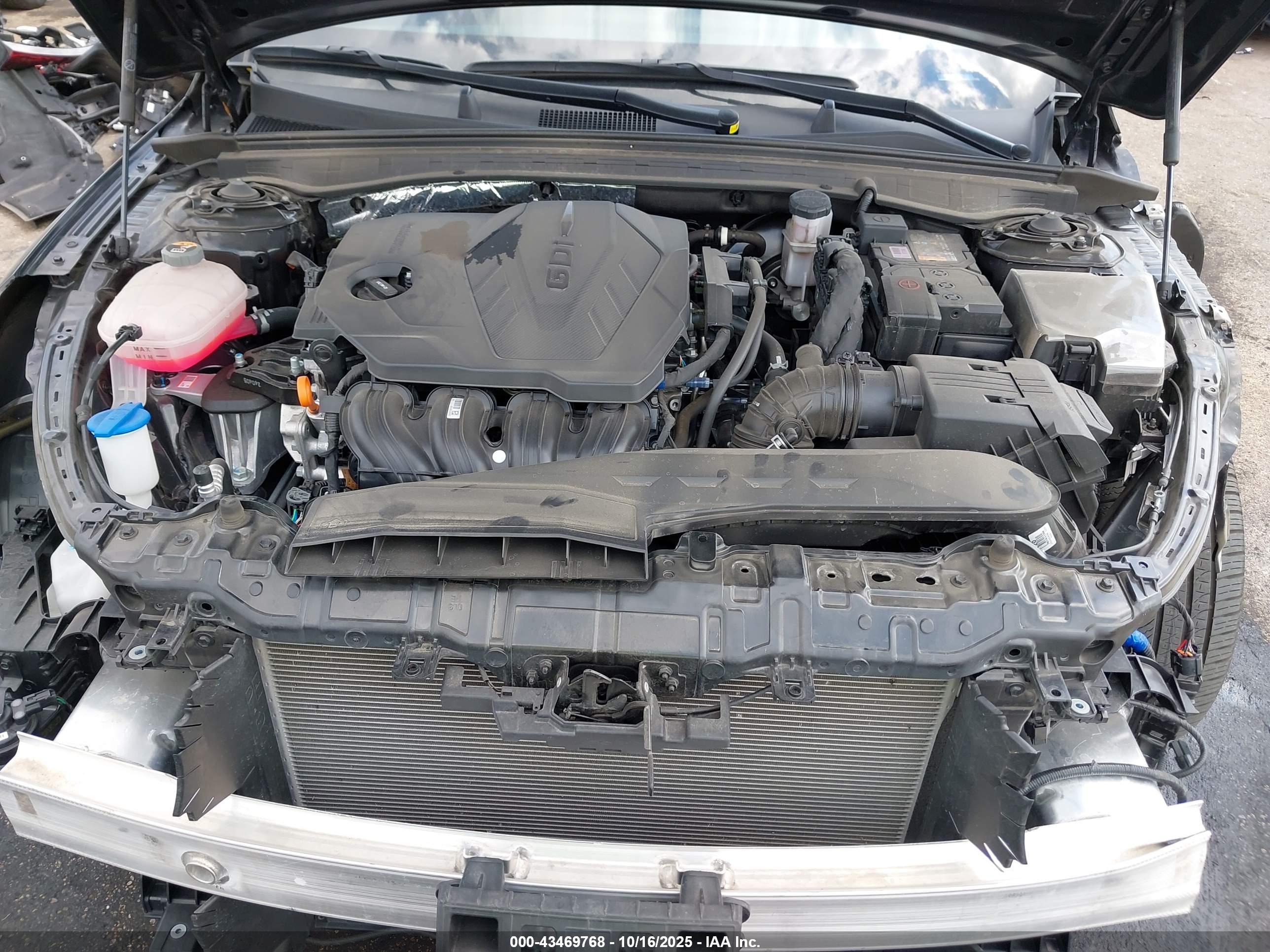 KIA K5 image 10