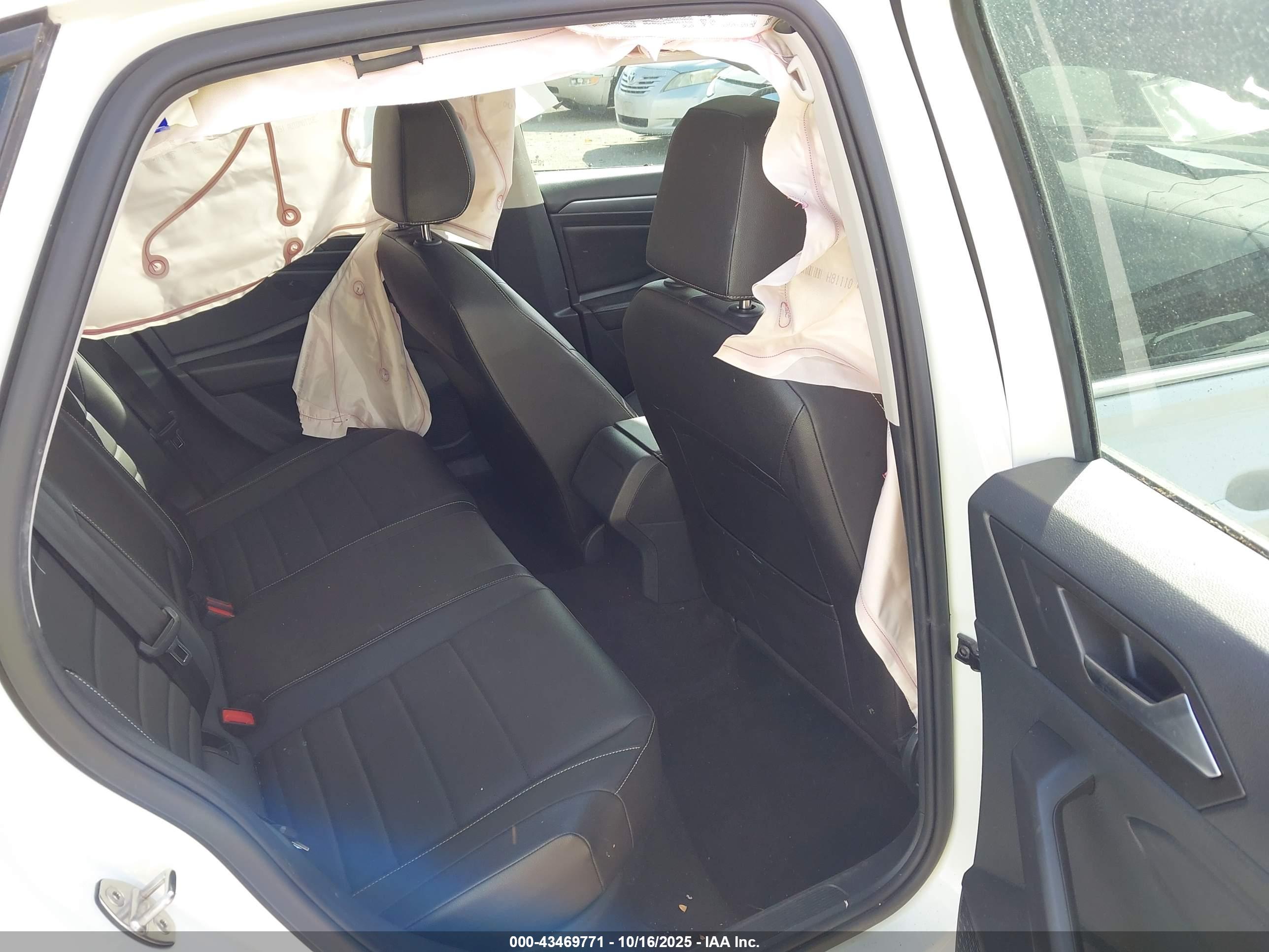 VOLKSWAGEN JETTA image 8