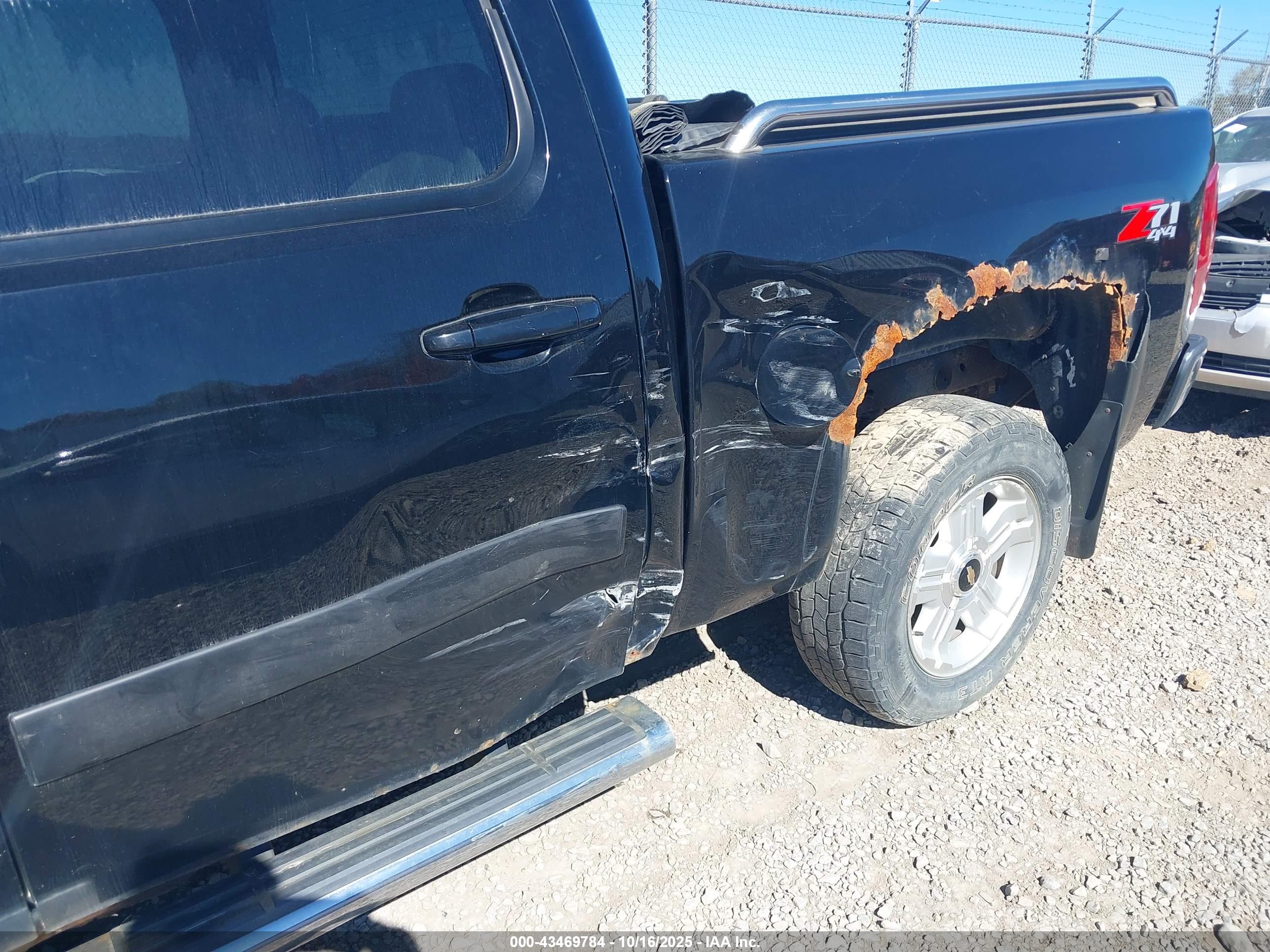 CHEVROLET SILVERADO image 6