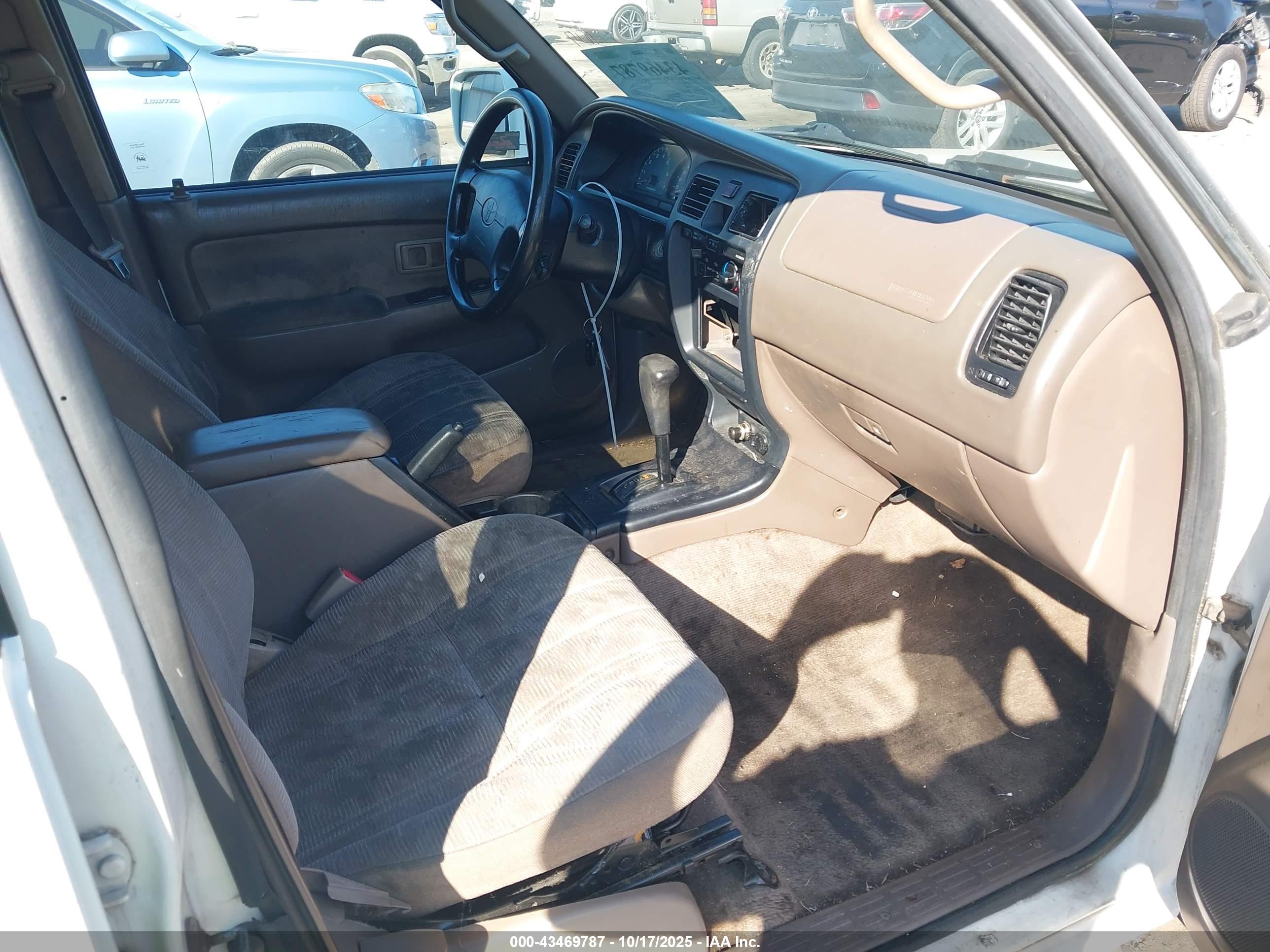 TOYOTA 4RUNNER image 5