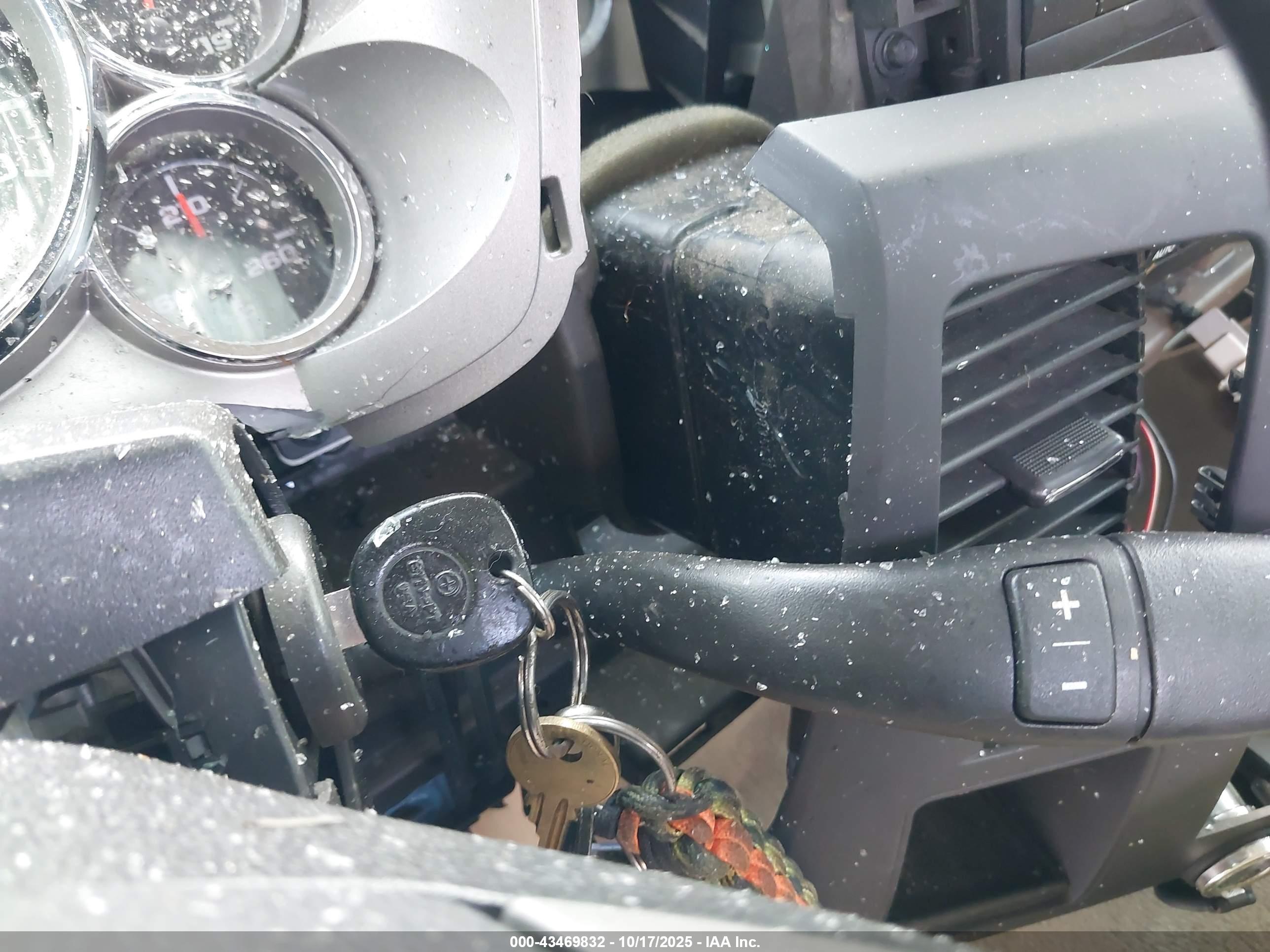 CHEVROLET SILVERADO image 11