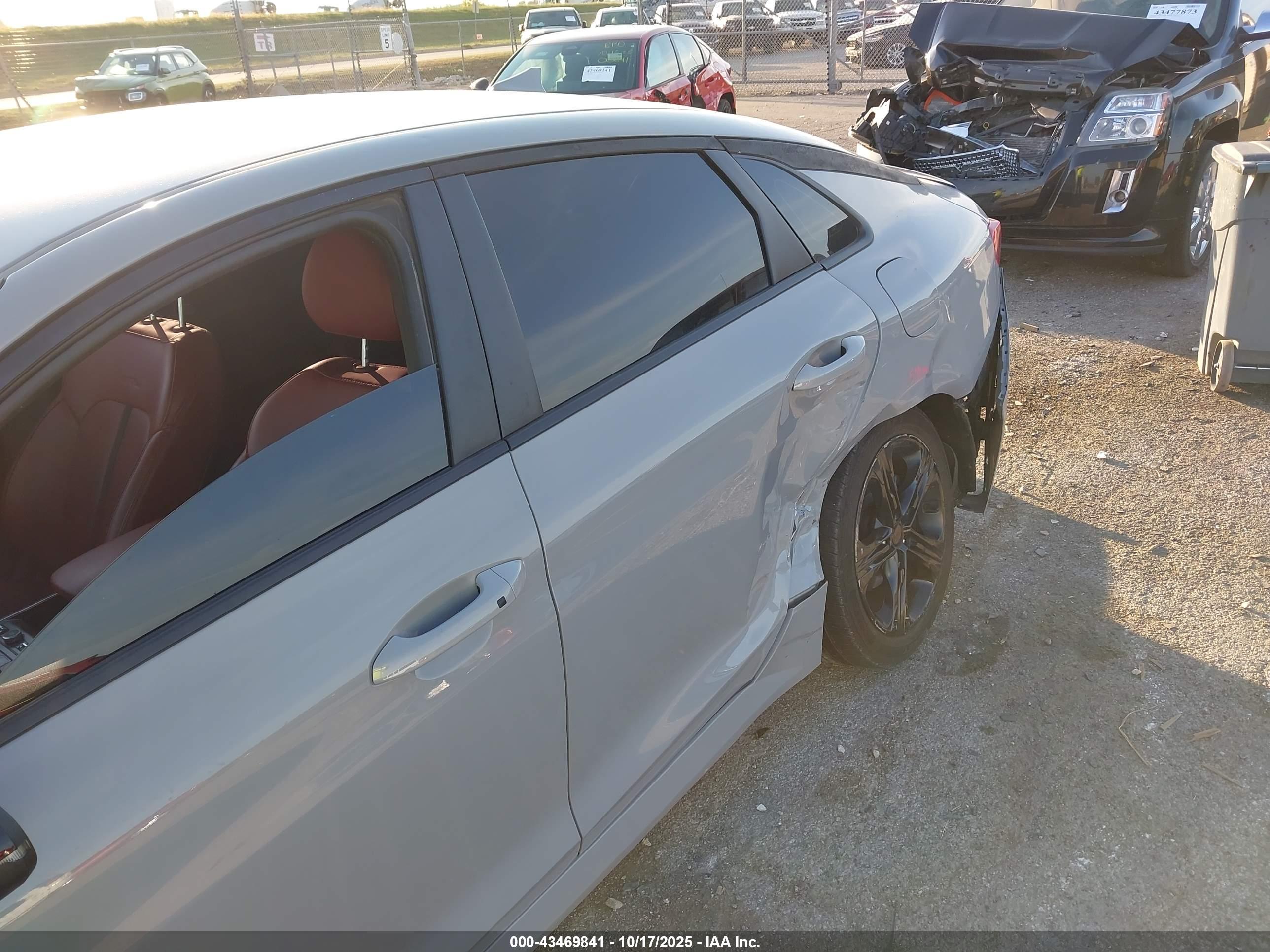 KIA K5 image 6