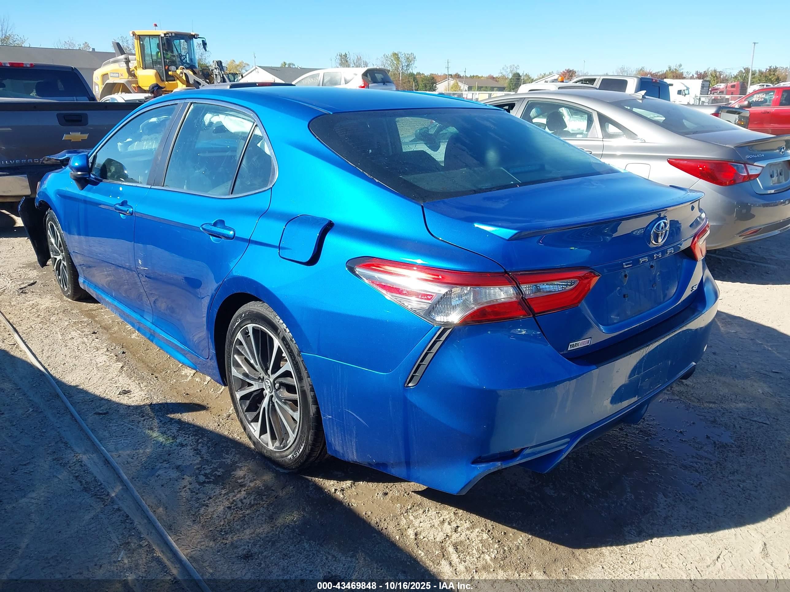 TOYOTA CAMRY image 3